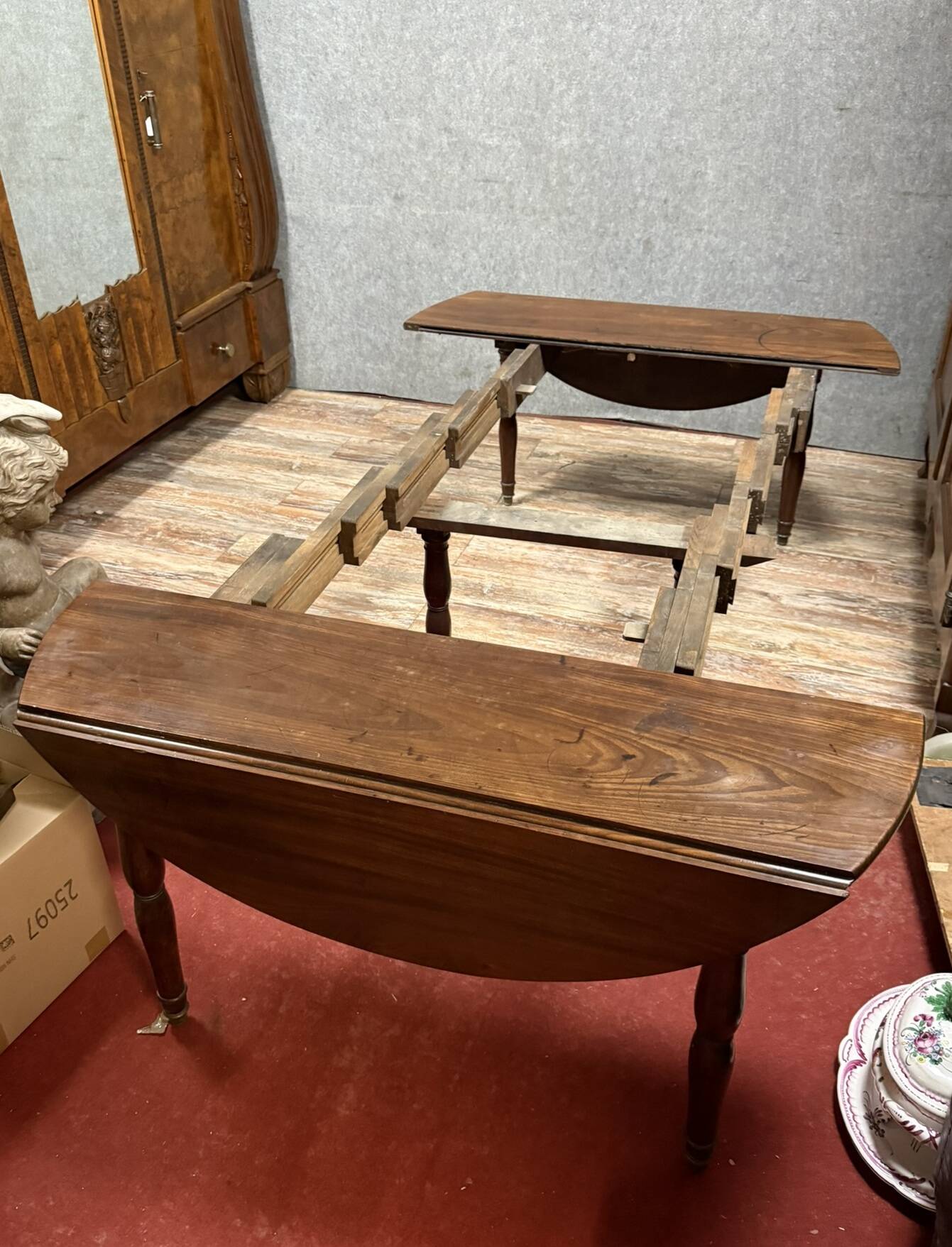 Louis Philippe period 6-legged extending mahogany table