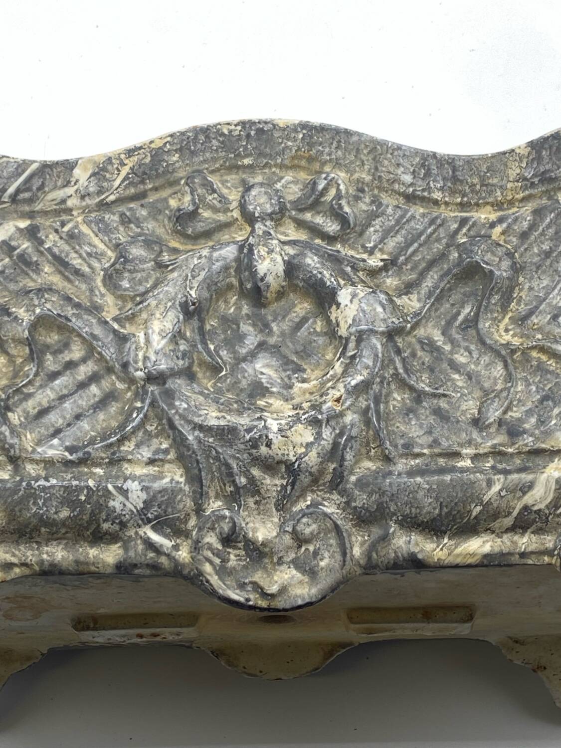 Antique cast iron planter / Medici style / garden / bourgeois house