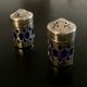 Duo salt shaker and pepper shaker 30s on display