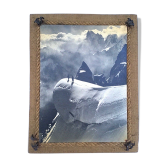 Photo montagne 1930 alpiniste cadre en cordage et coins en métal