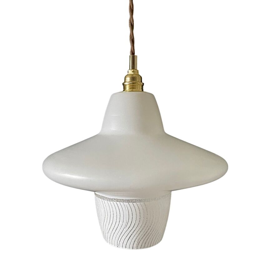 Vintage suspension in electrified white opaline to nine