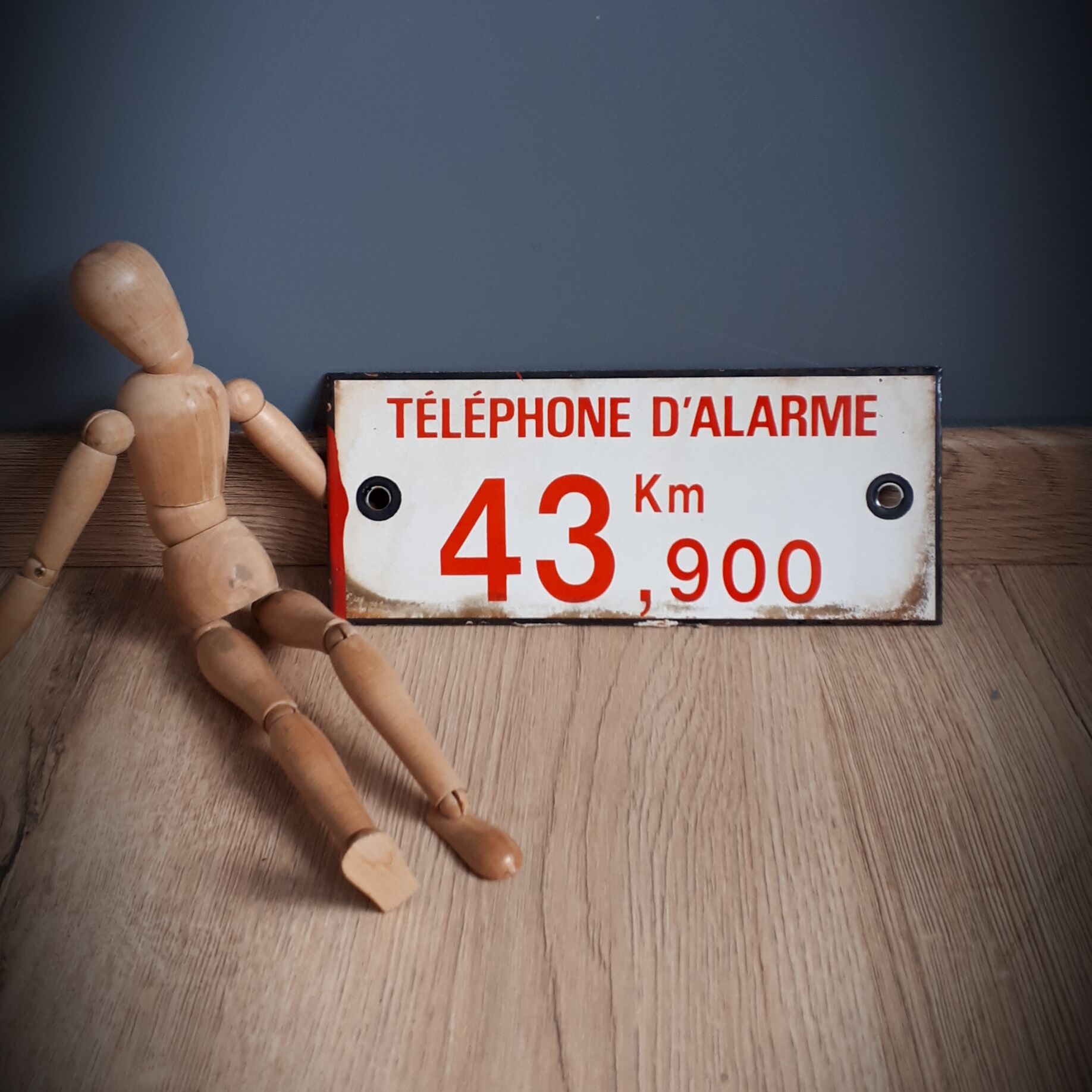 Authentic enameled plate 43km alarm phone