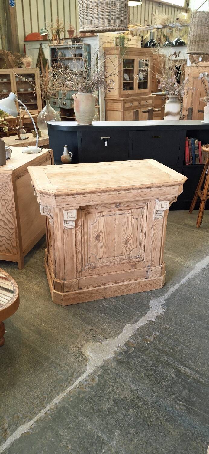Antique counter