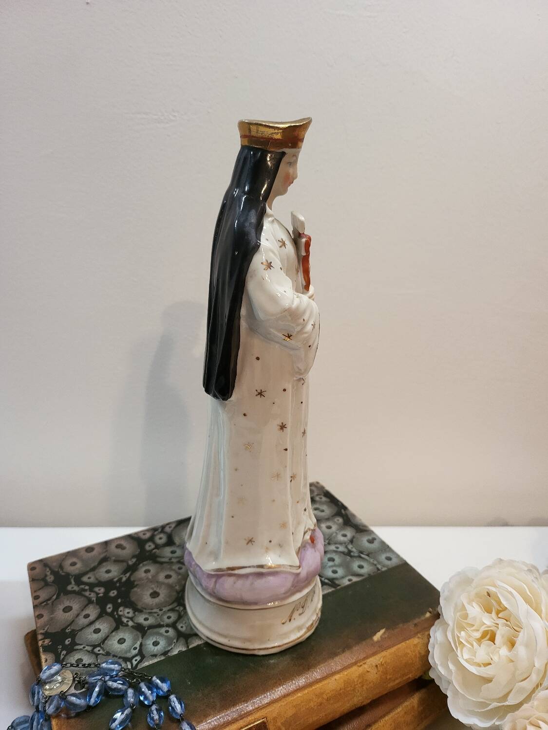 Porcelain Statuette of Our Lady of Pont Hand