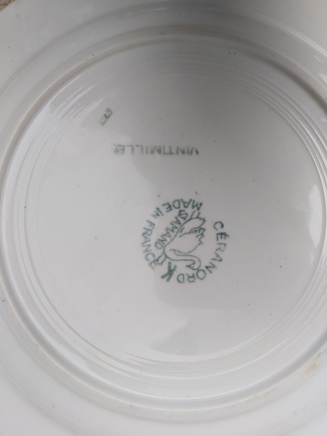Earthenware plates