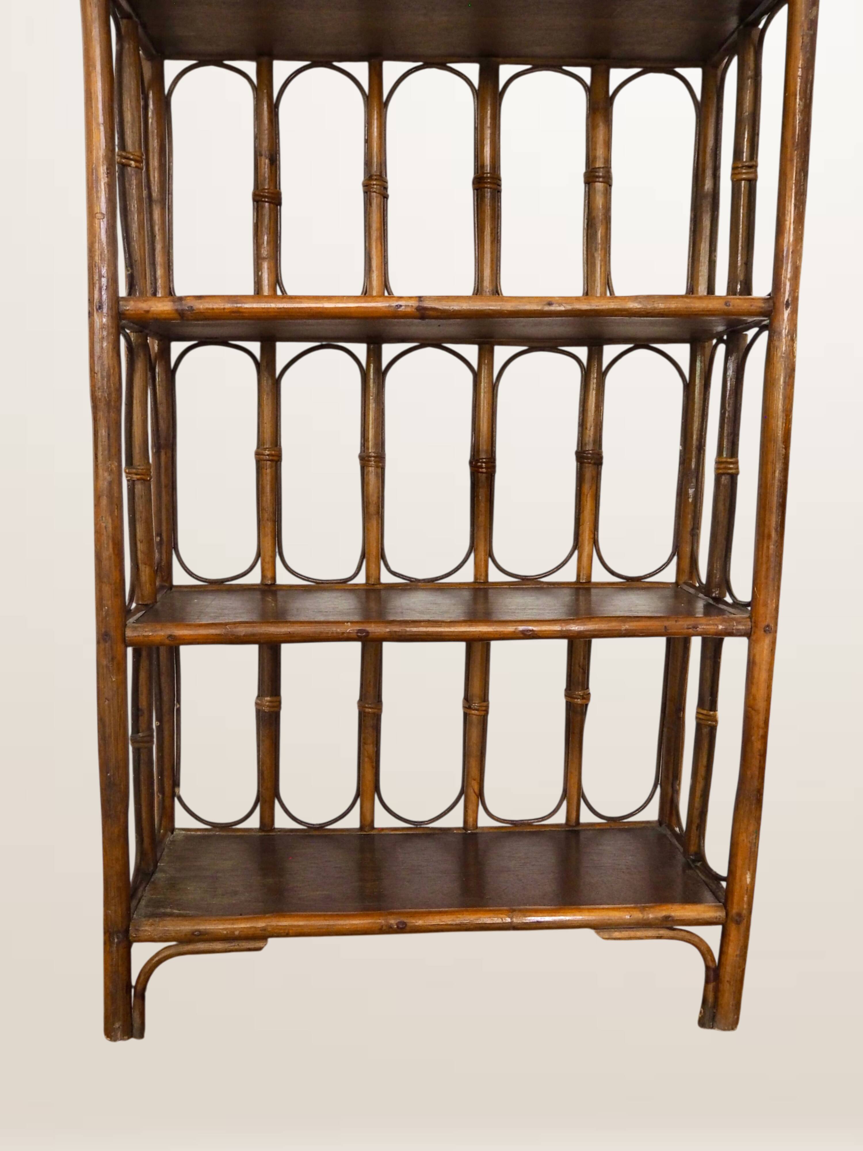 Étagère en rotin cintré — 173 cm