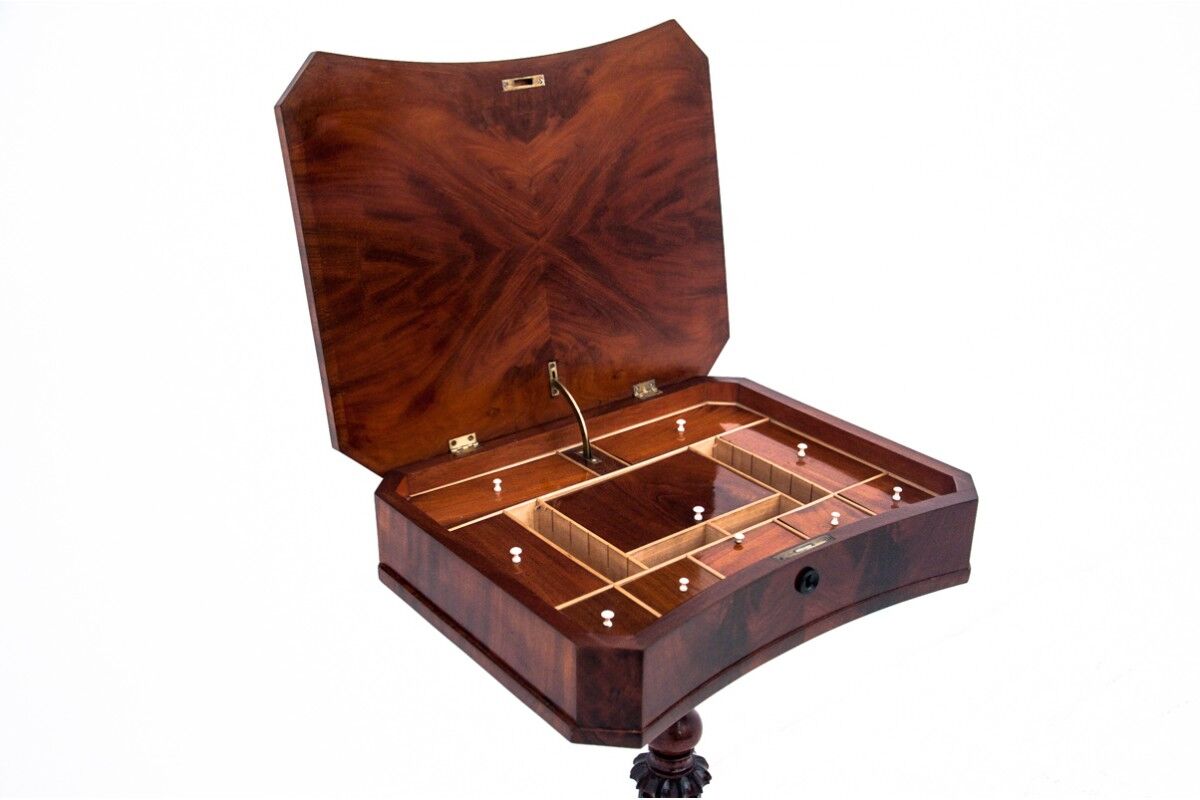 Table Biedermeier, Europe occidentale, vers 1870