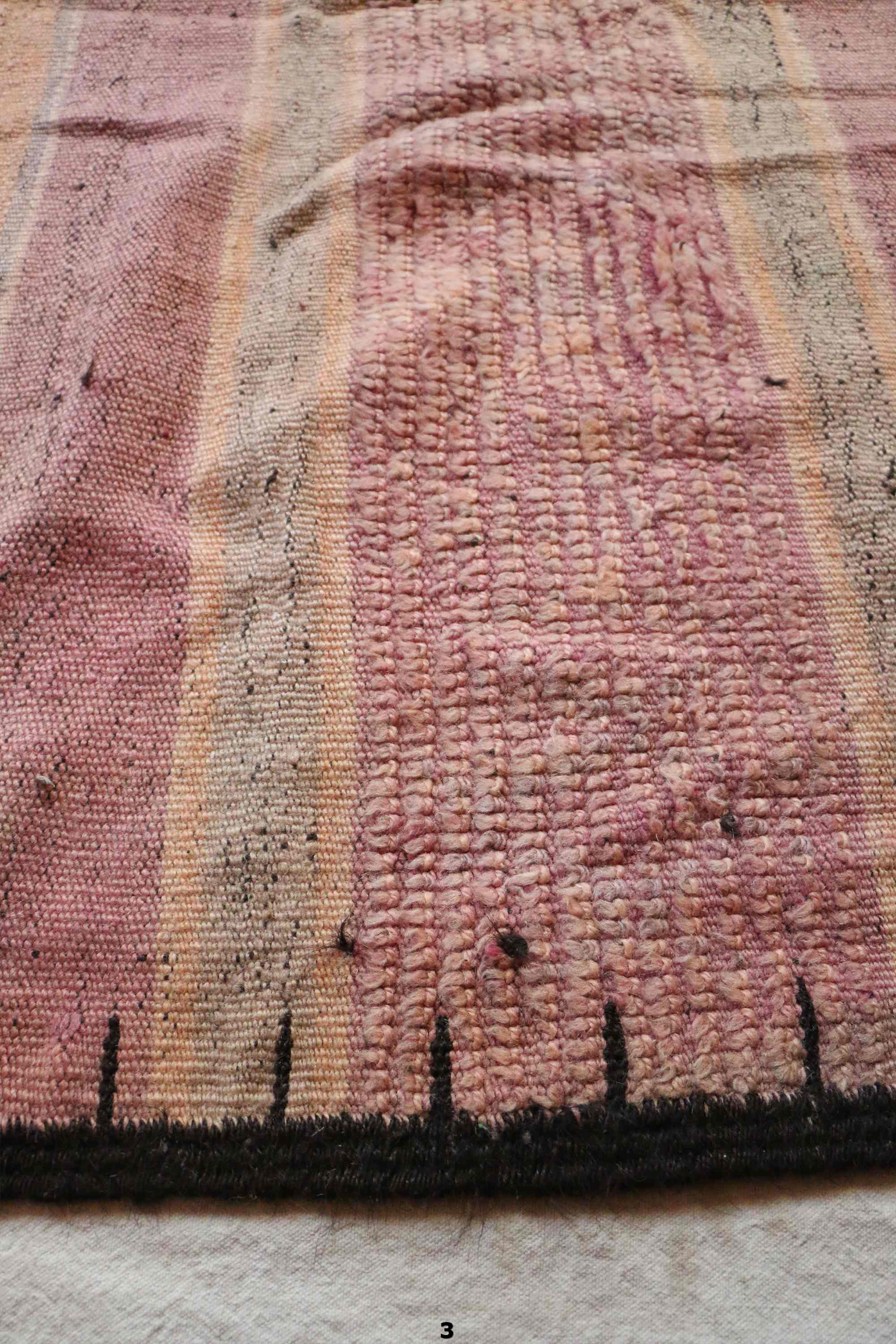 Moroccan berber carpet - 153 x 240 cm