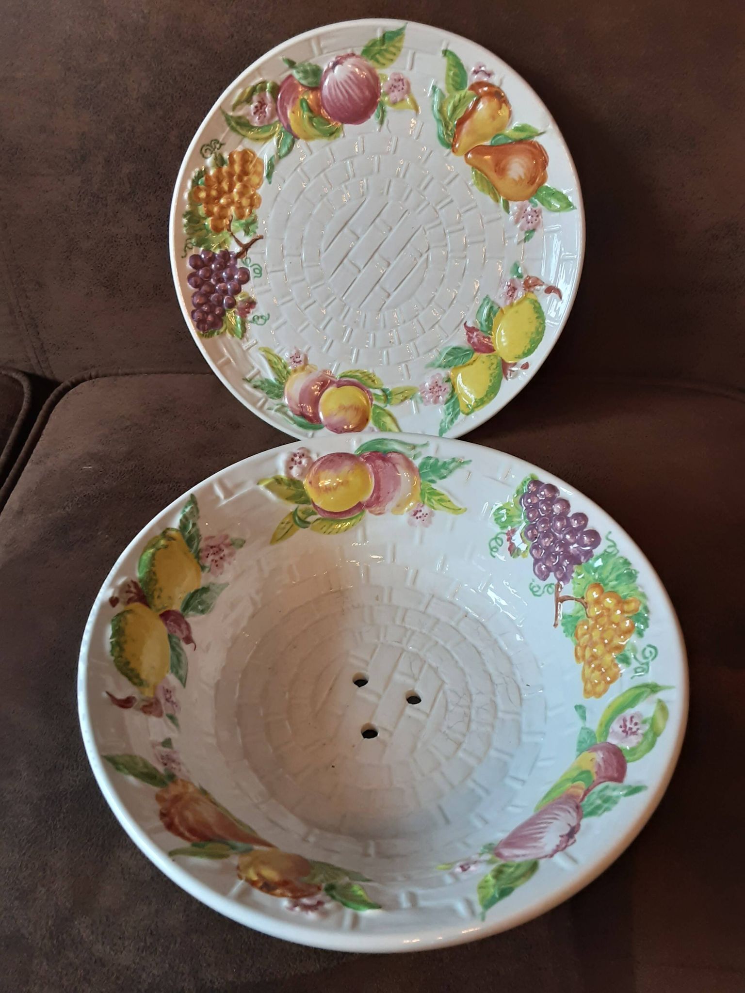 Drainer and its slippery-style plate