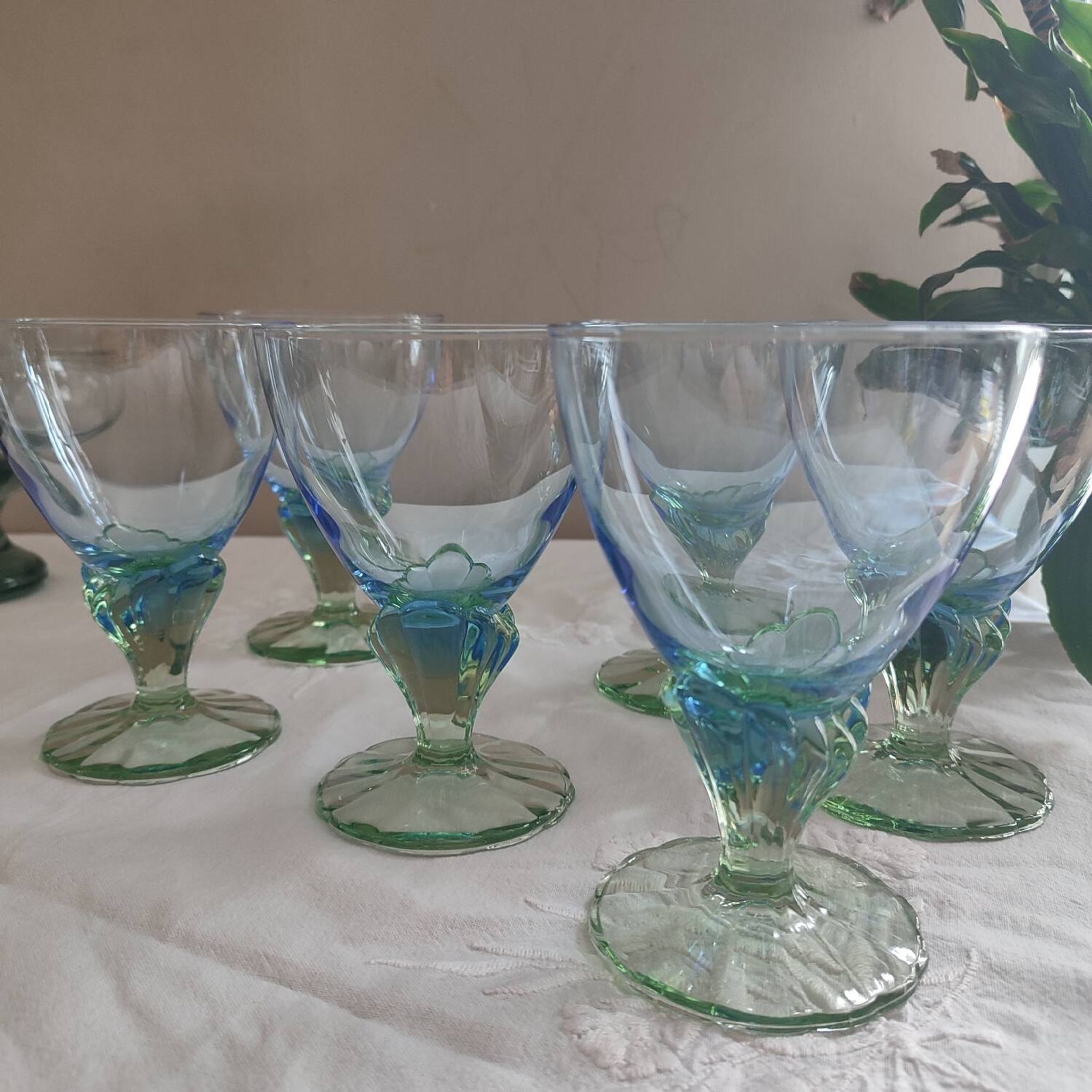 Set of 6 glasses and a Bormioli Rocco Bahia coupe, Italy
