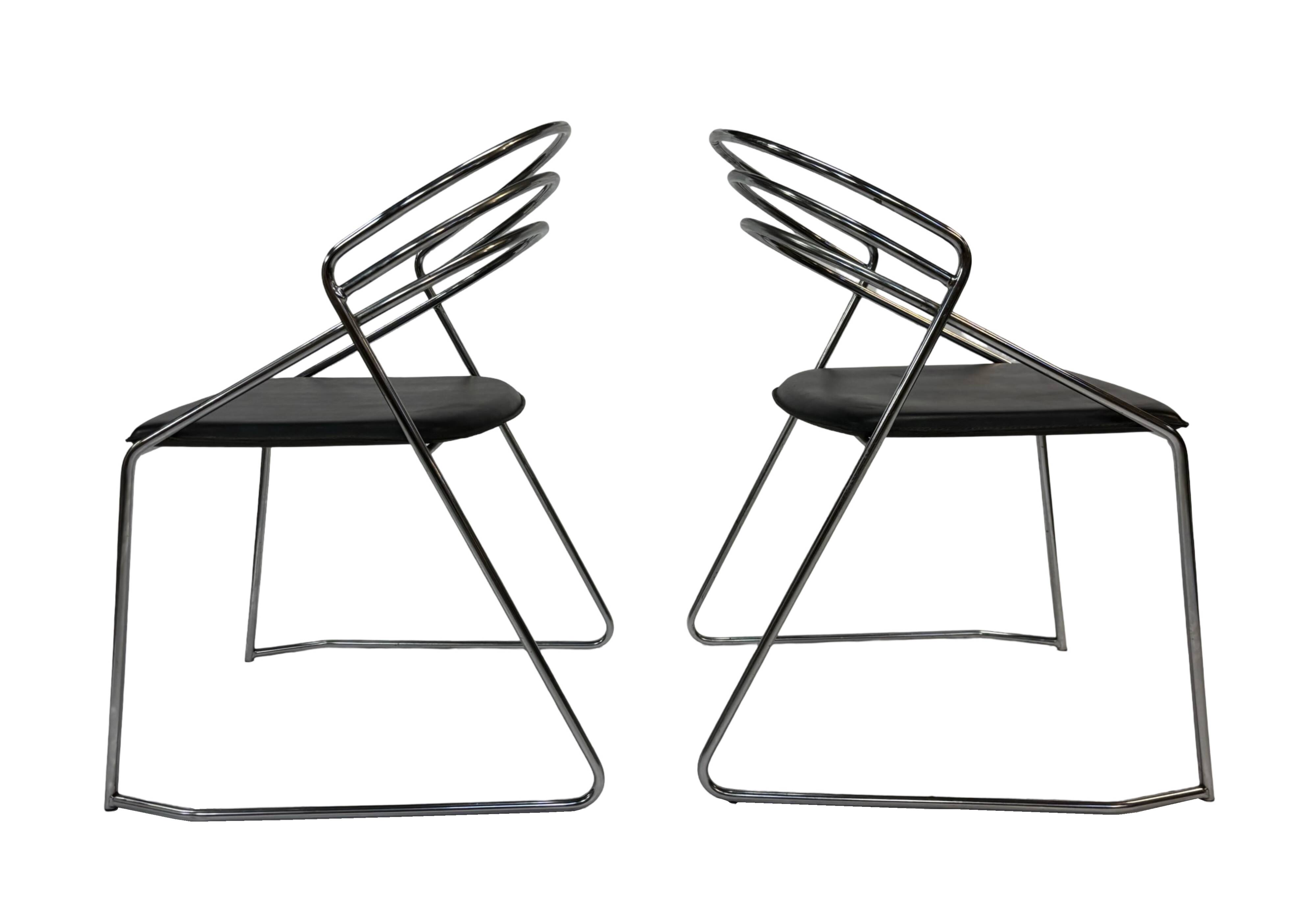 4 chaises minimalistes en fil d'acier chromé, années 80