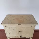 Low metal grunge cabinet