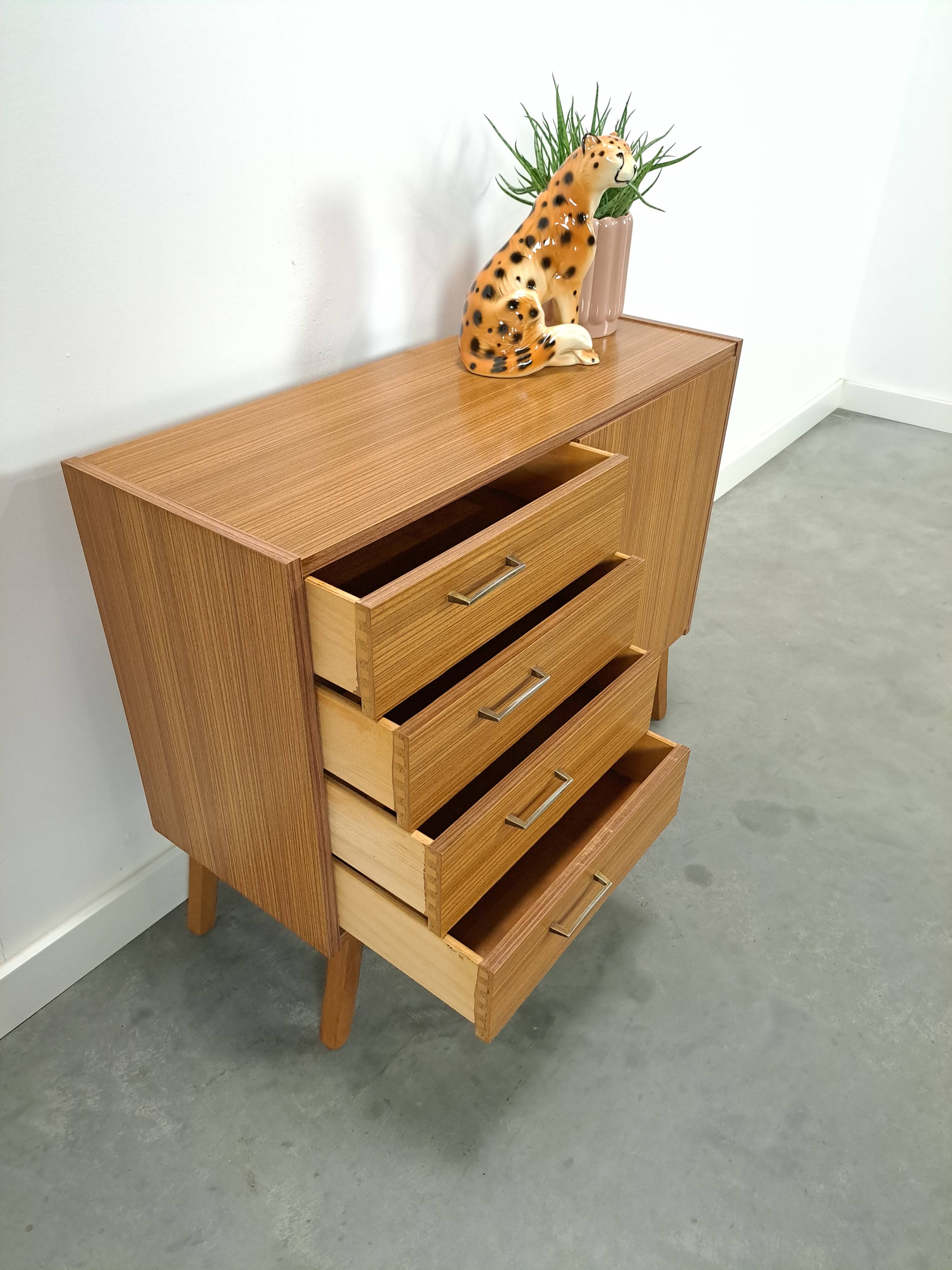 Formica kastje met lades vintage, ladekast