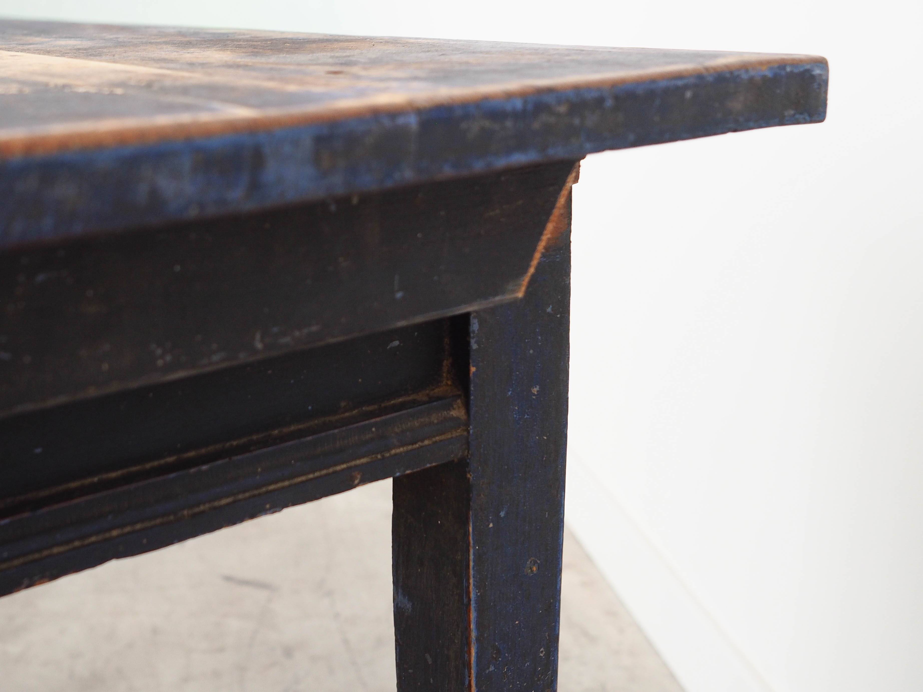 Table en pin, design danois, années 1940, fabriquée au Danemark
