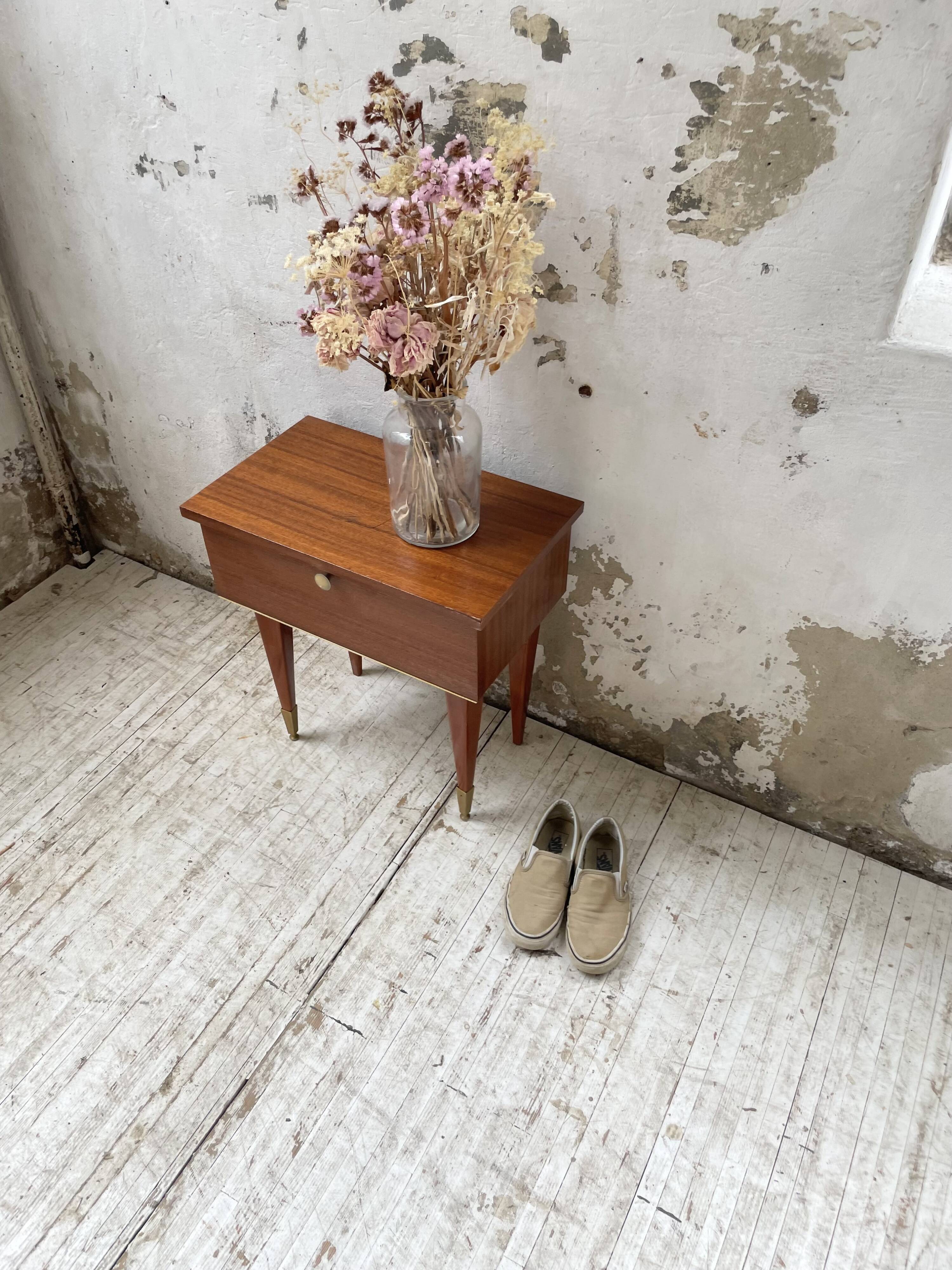Vintage mahogany veneer bedside table