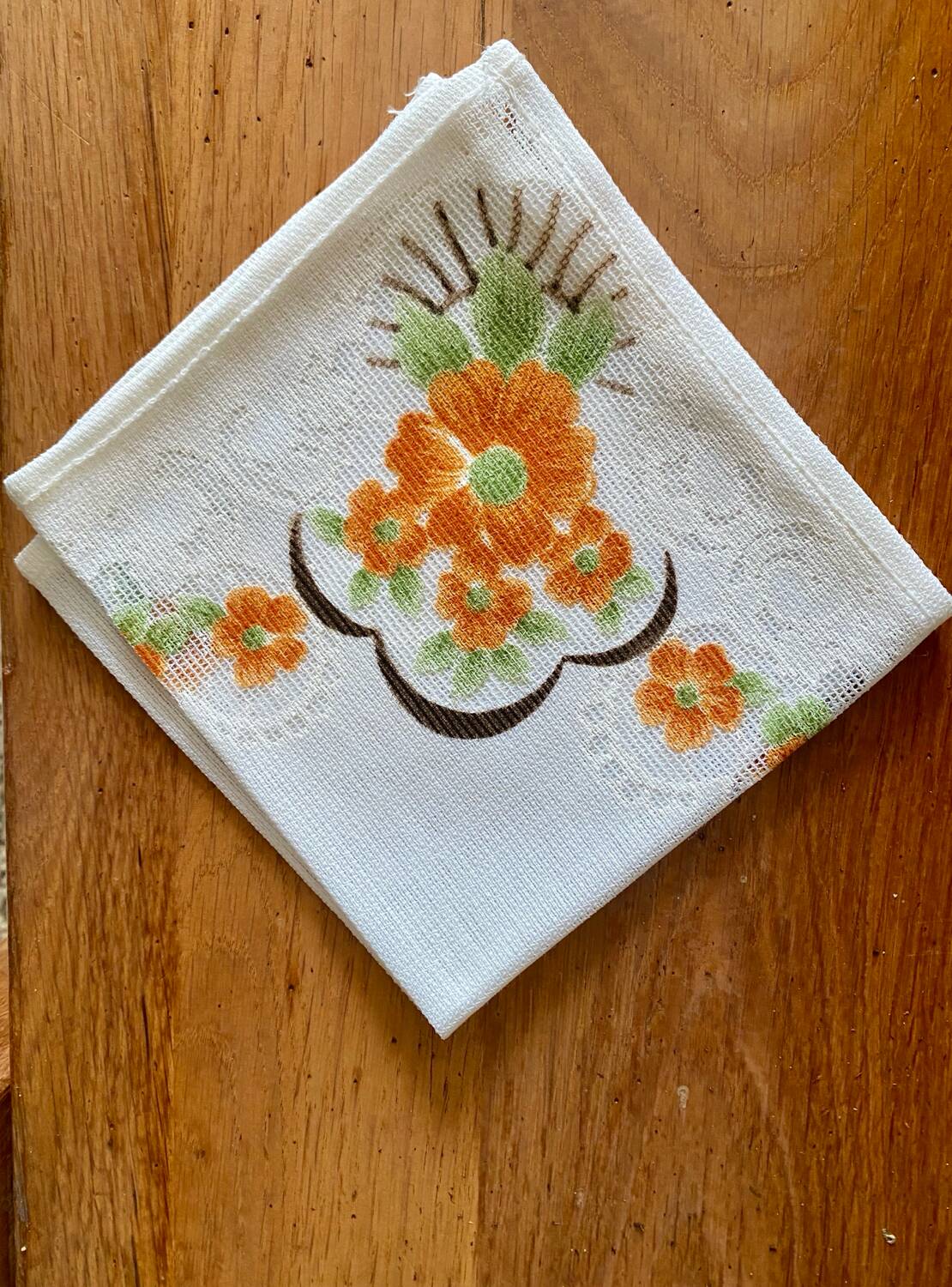 Vintage tablecloth and 6 napkins
