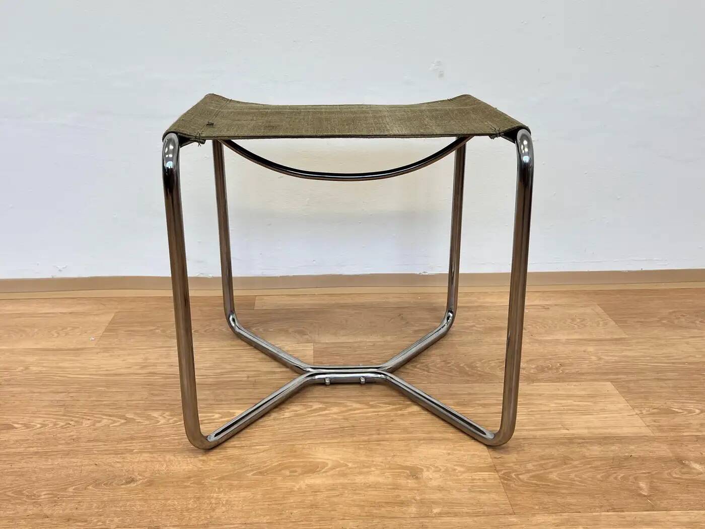 Tabouret Bauhaus chromé Thonet B8 par Marcel Breuer, 1930