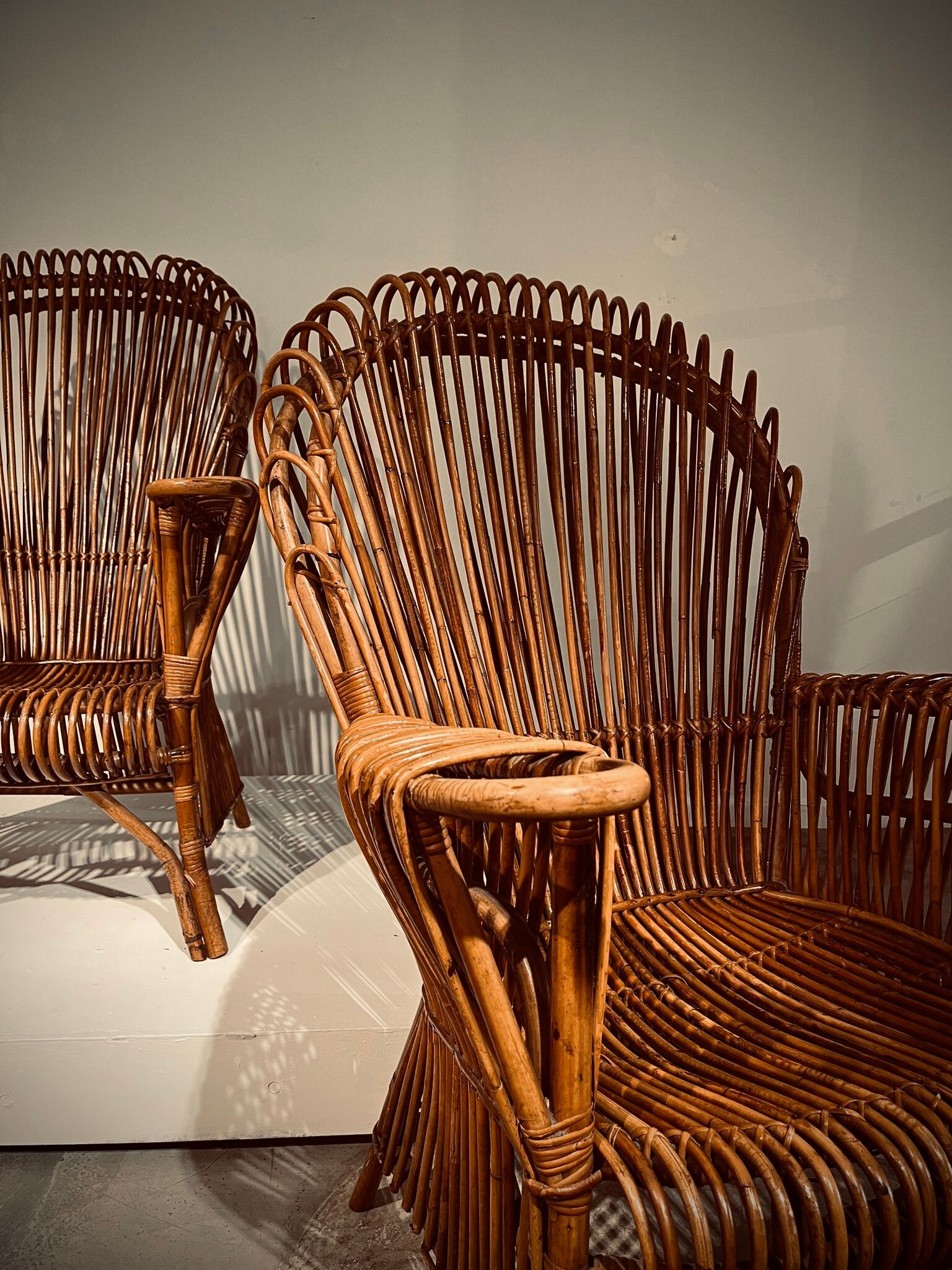 Paire de fauteuils en rotin