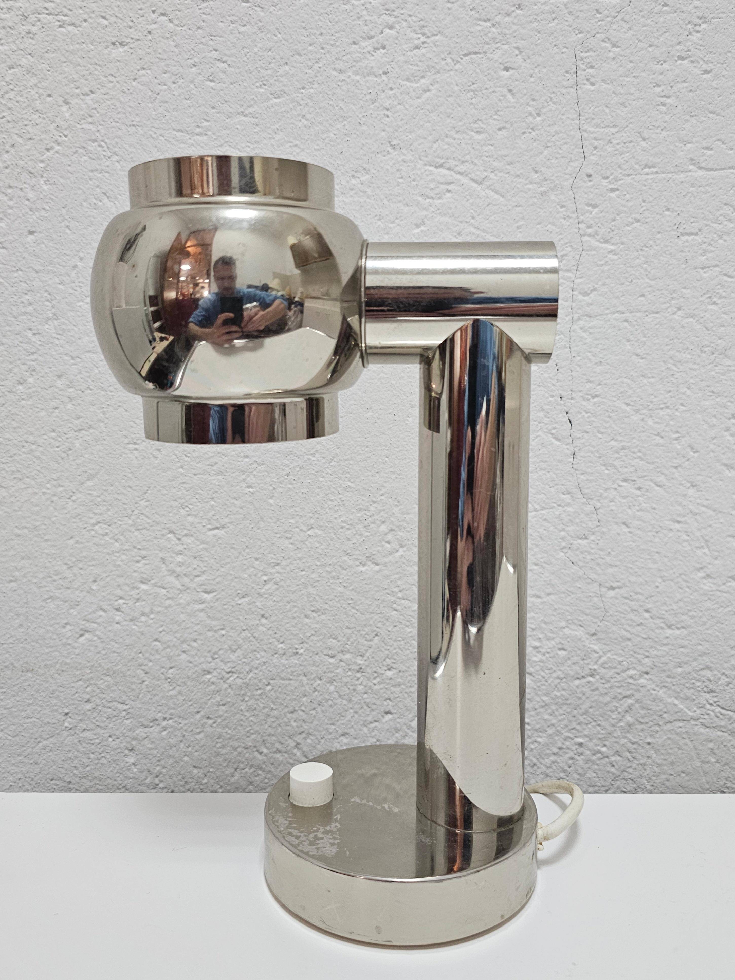Space Age table lamp in chrome with a swivelling shade, Italy 1970s.