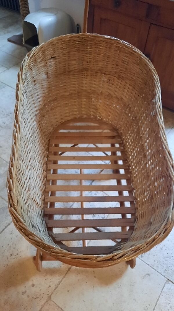 Berceau osier à roulette