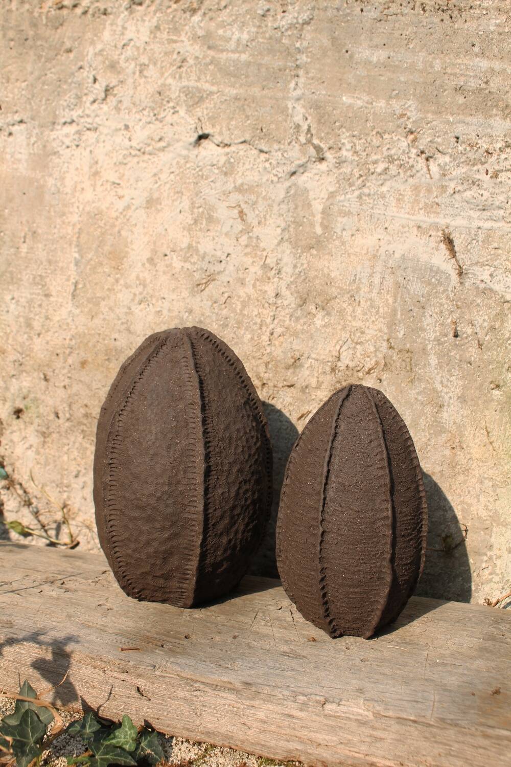 Duo sculpture art design egg planet ceramic black stoneware chamotte signé