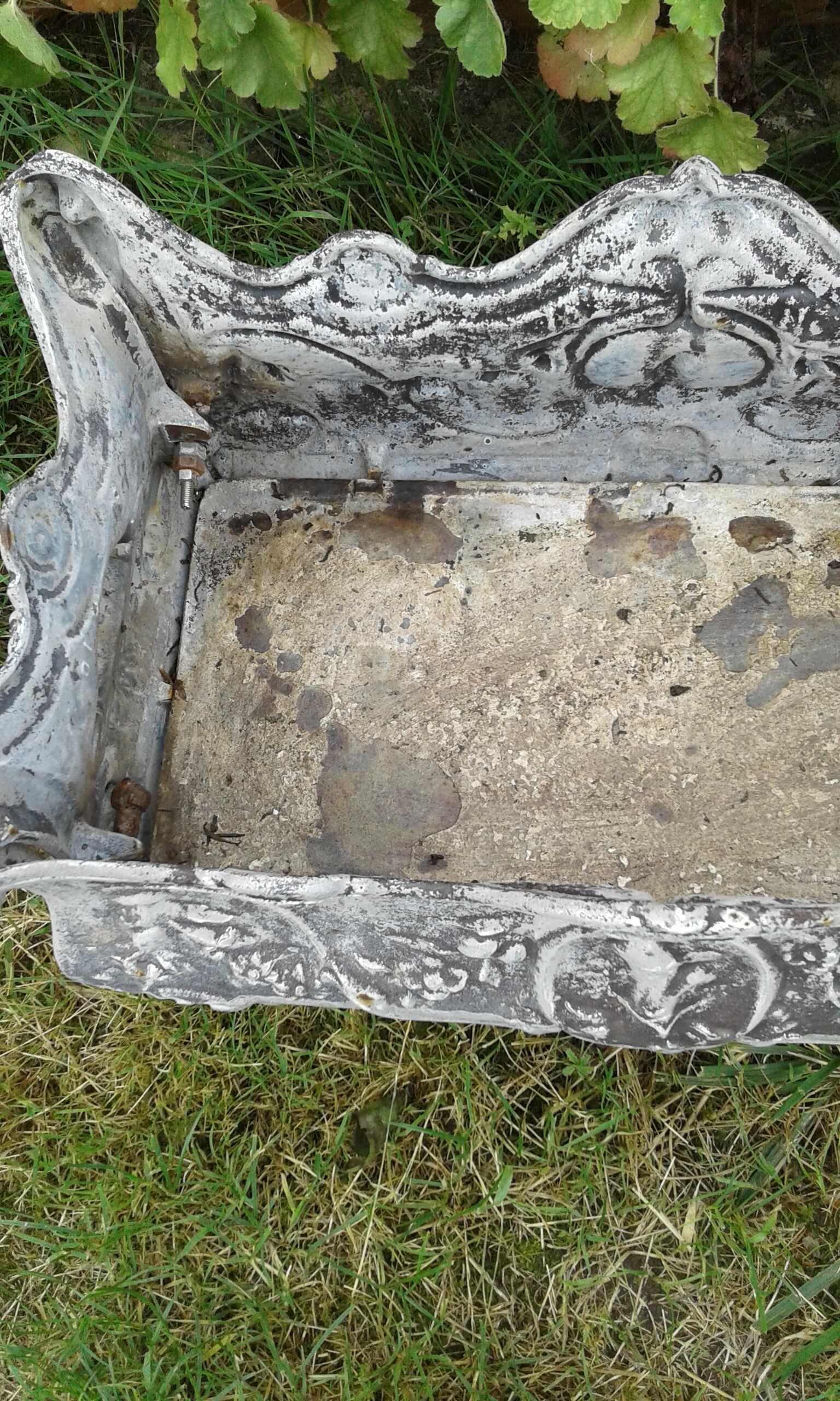 Cast-cast planter of the 19th