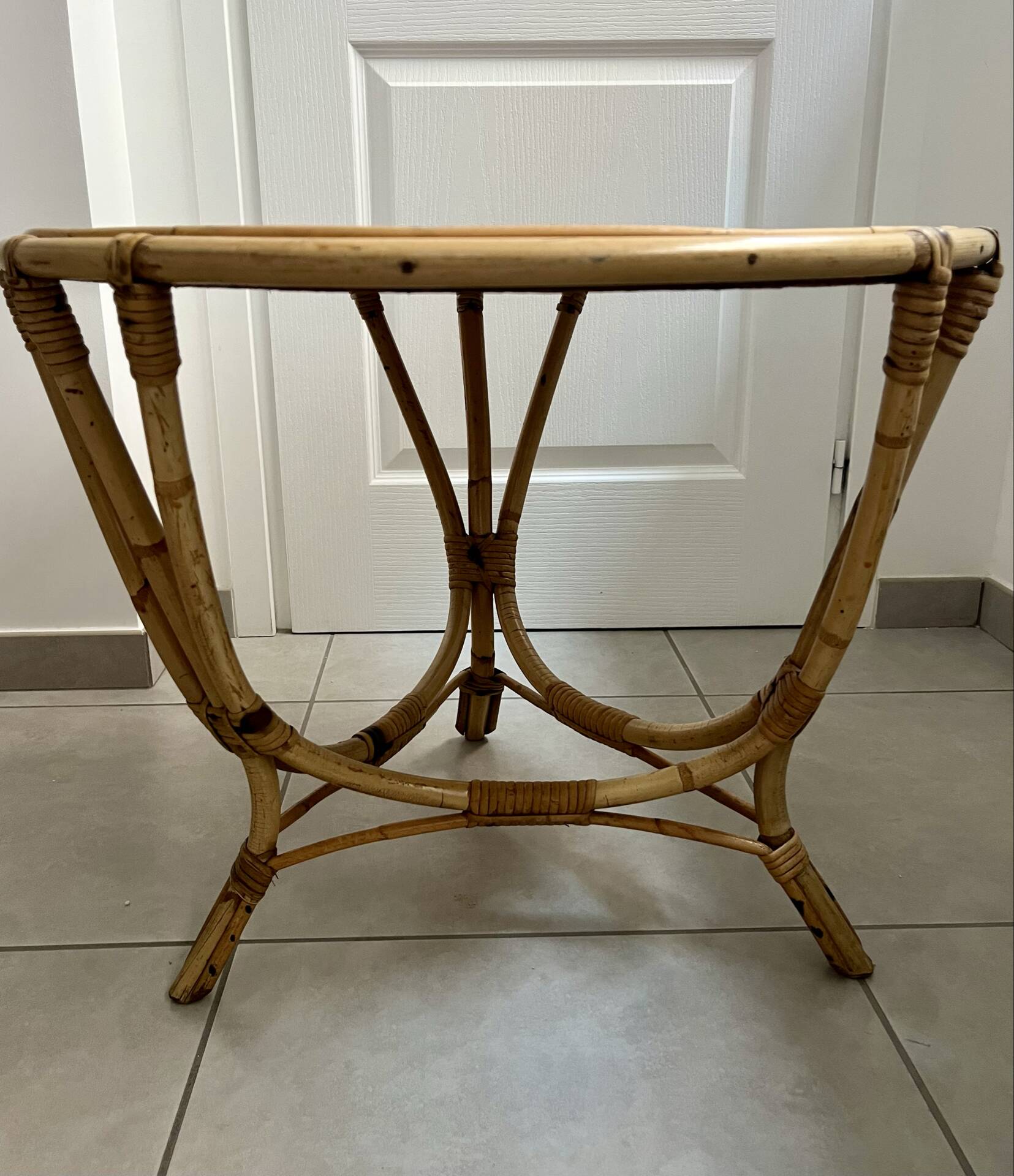 Table basse ronde rotin années 60