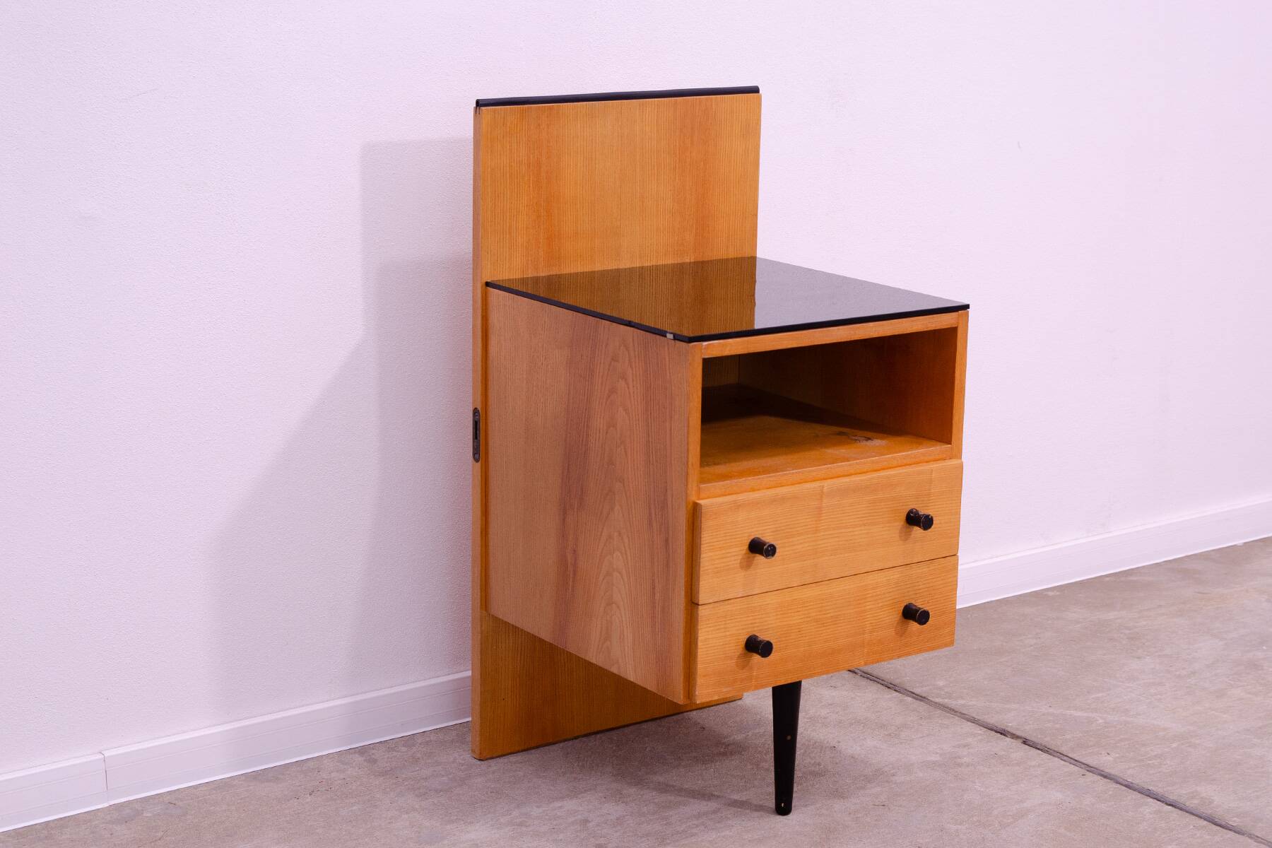 Table de nuit du milieu du siècle par Mojmír Požár, années 1960, Tchécoslovaquie