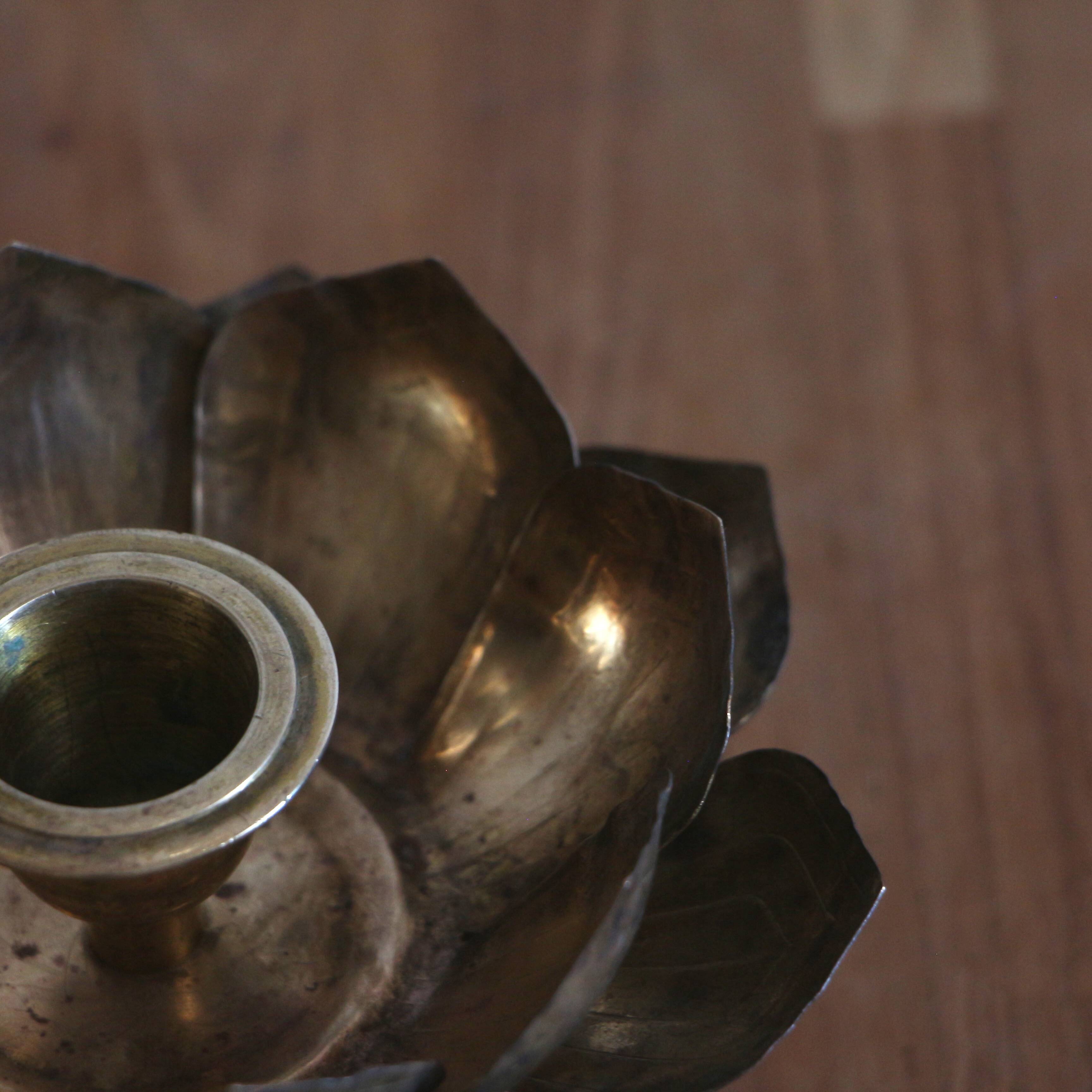 Flower candle holder