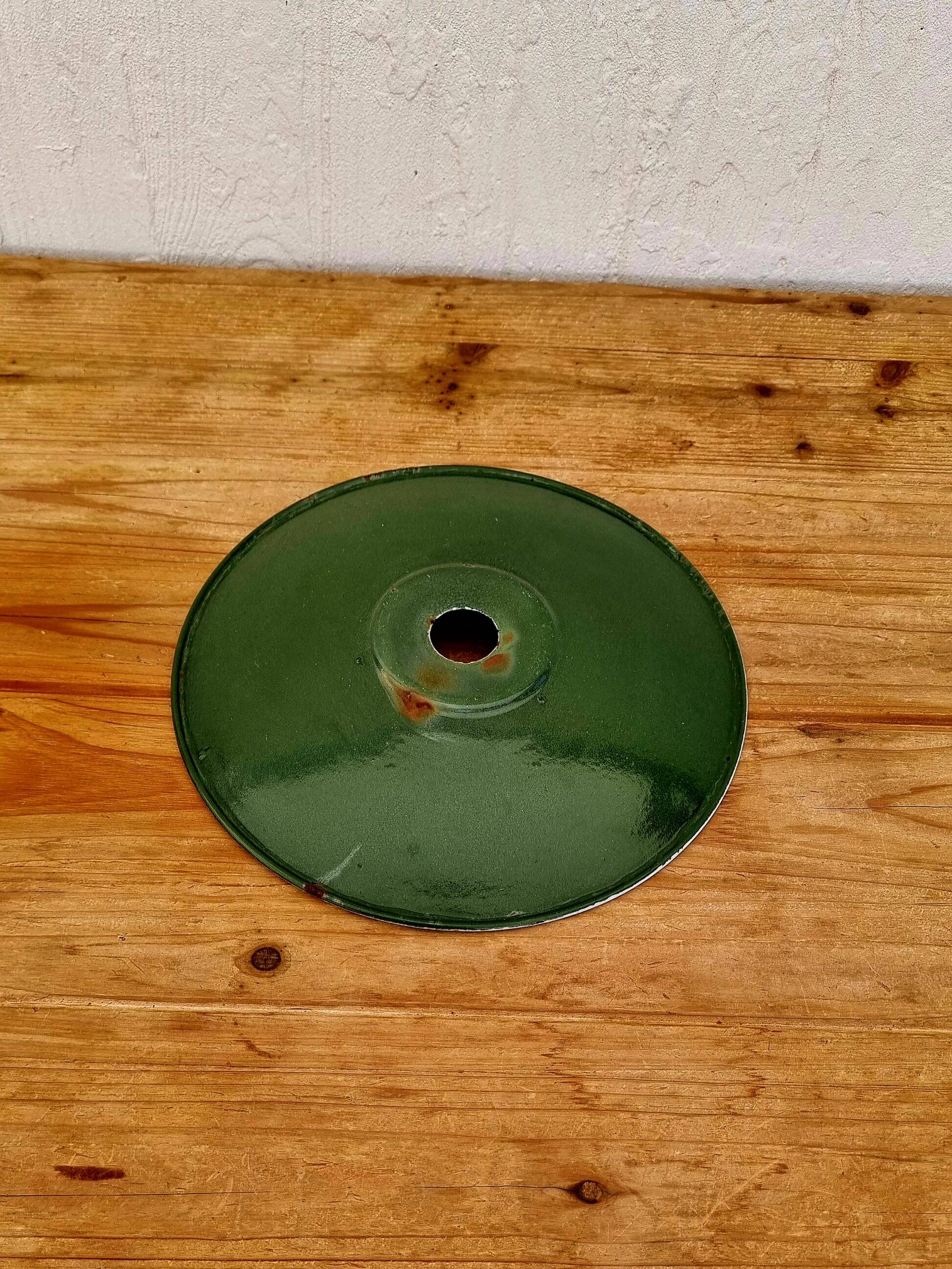 Suspension in enamelled sheet metal