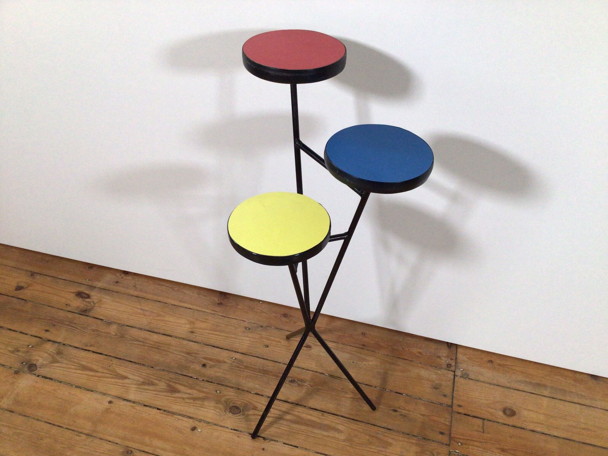 Colorfull side tabel