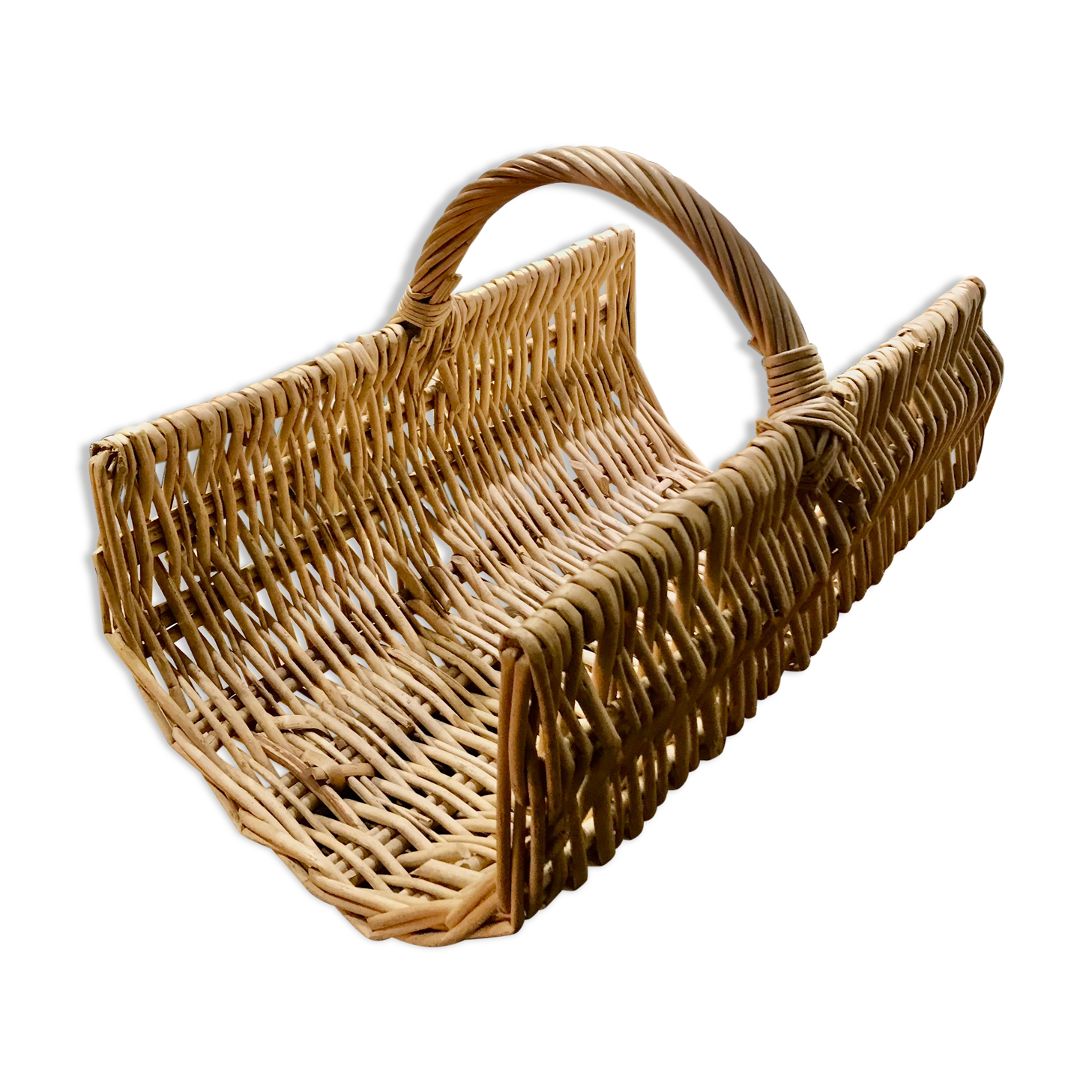 Door logs or magazines in rattan and wood