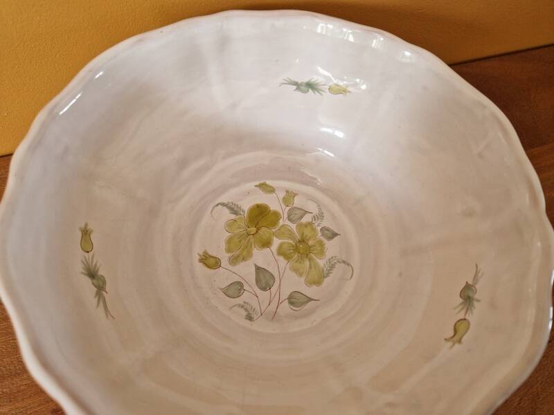 Henriot in Quimper - Glazed terracotta salad bowl with green flower decoration