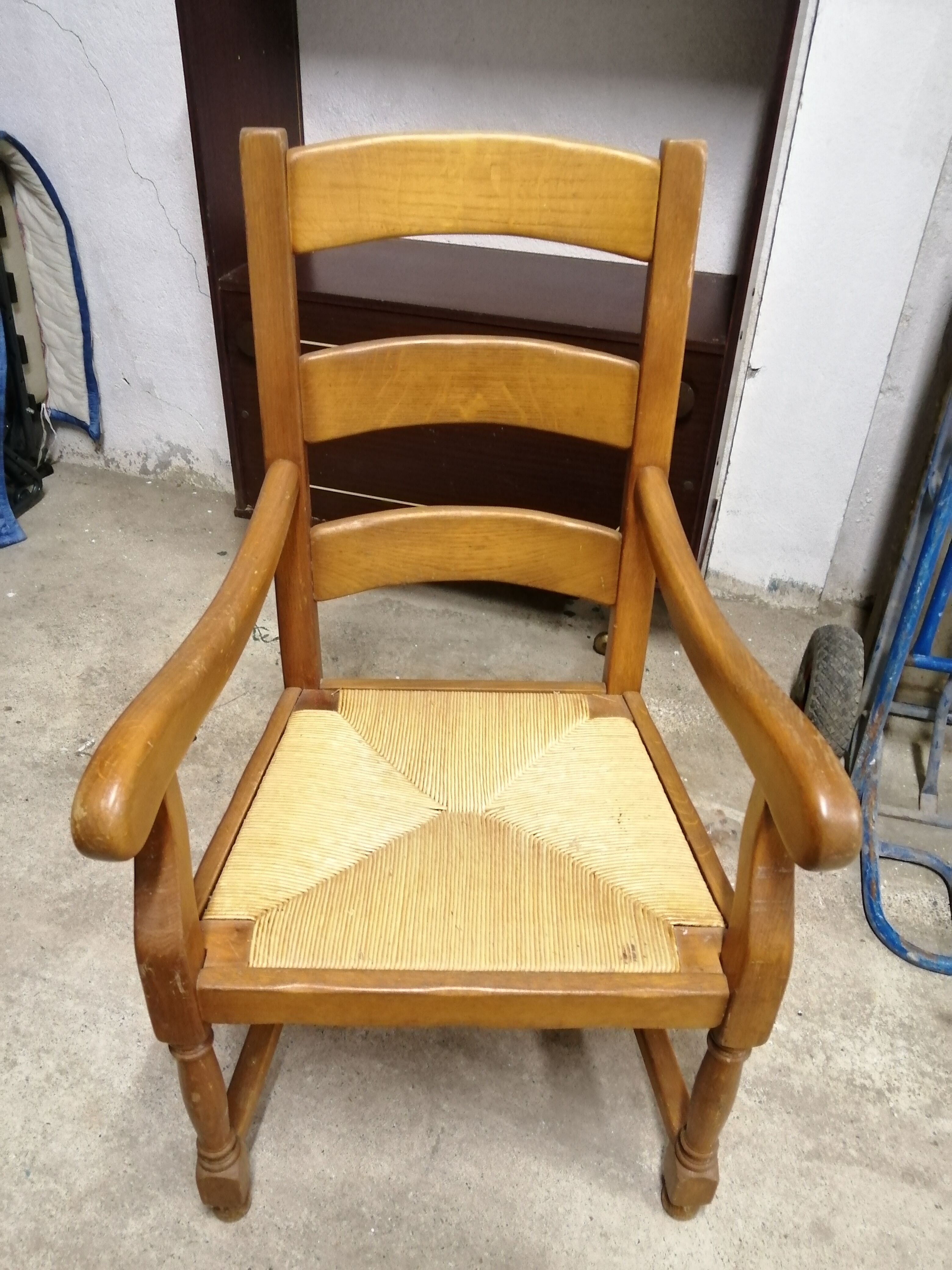 Country armchair in solid oak