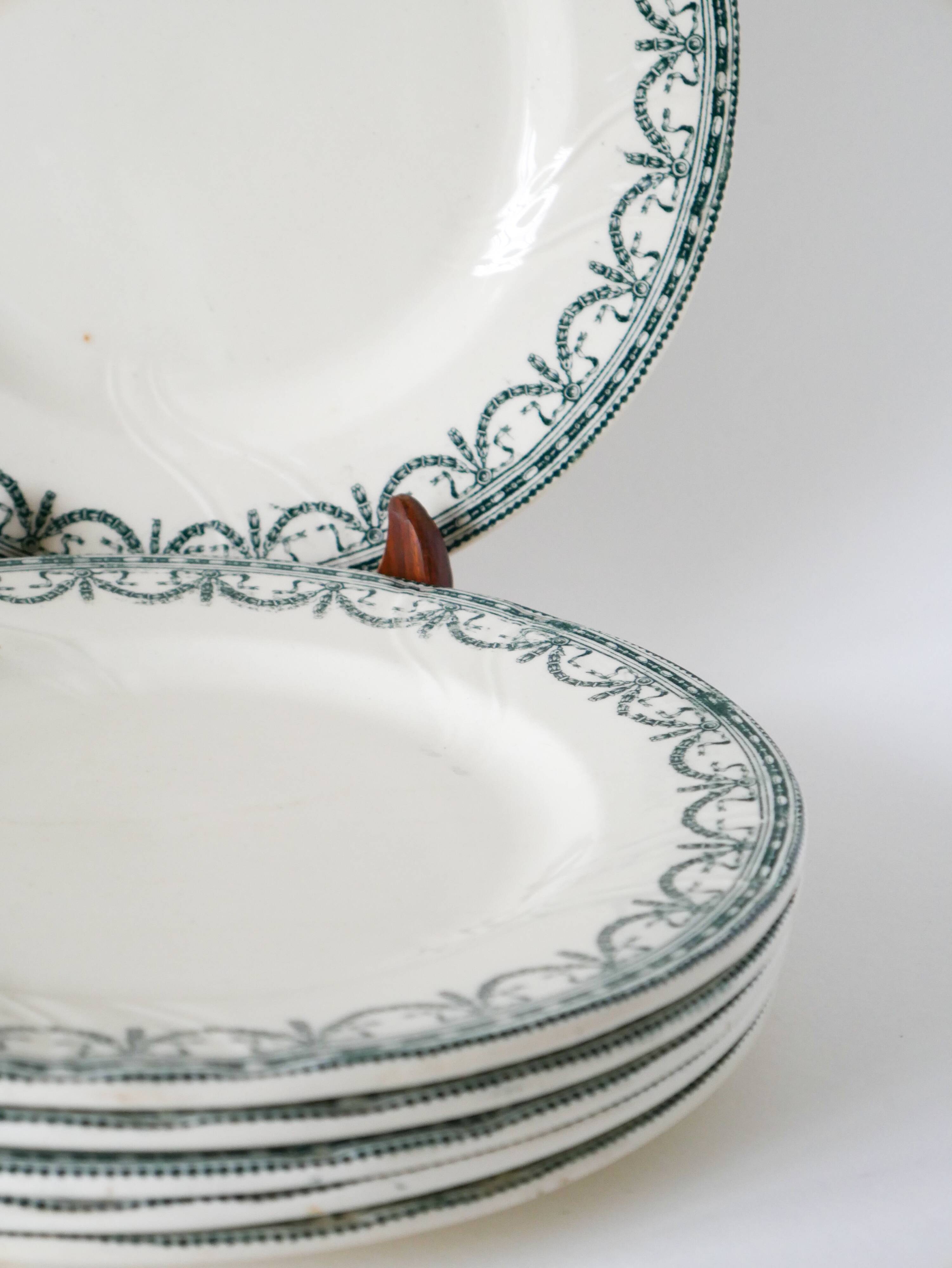 Set of 6 flat plates in Terre de Fer Salins, "Guirlandes" model