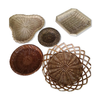 Lot of 5 wicker baskets