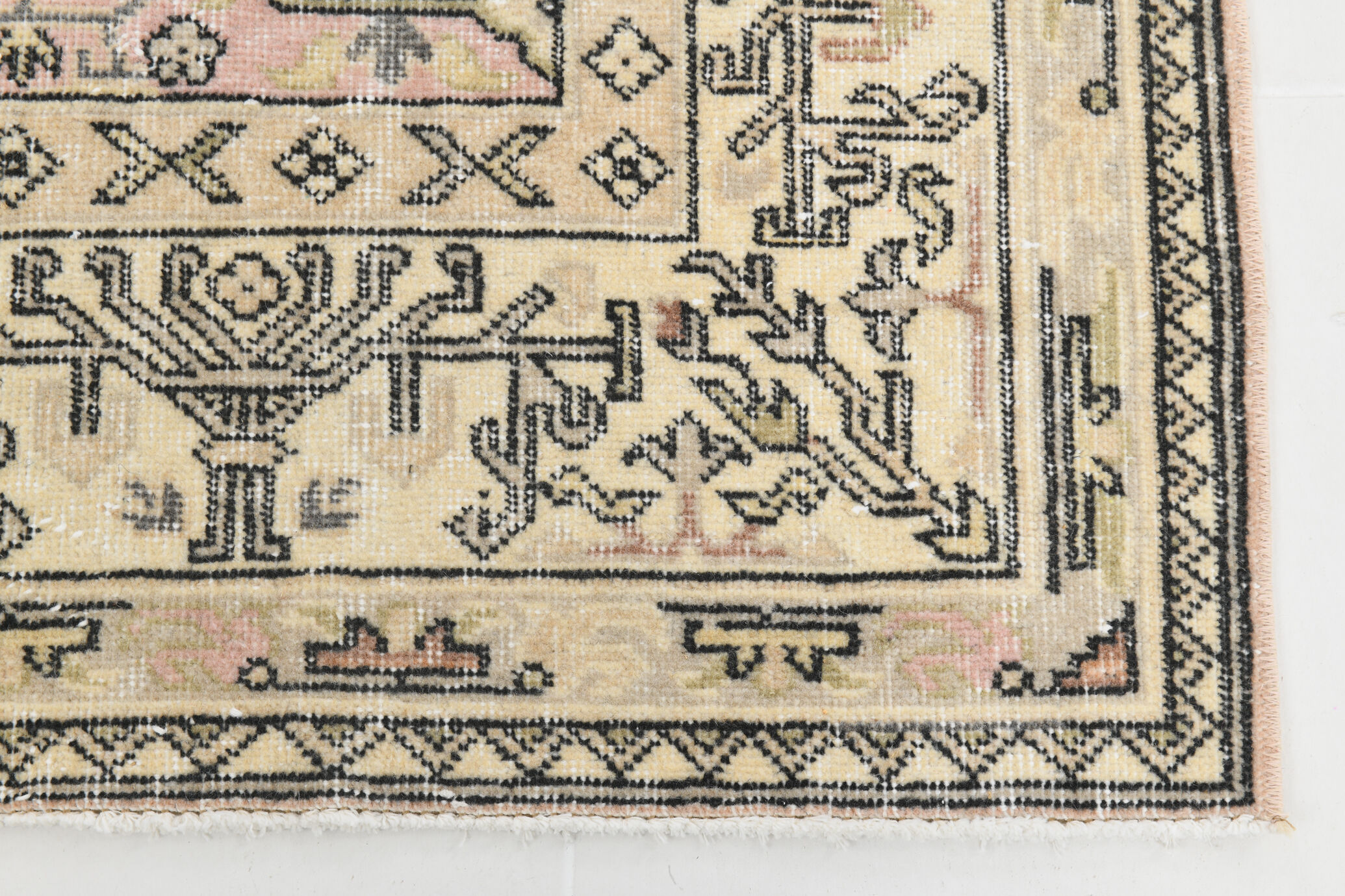 6x10 Classic Beige & Black Vintage Rug, 193x317Cm