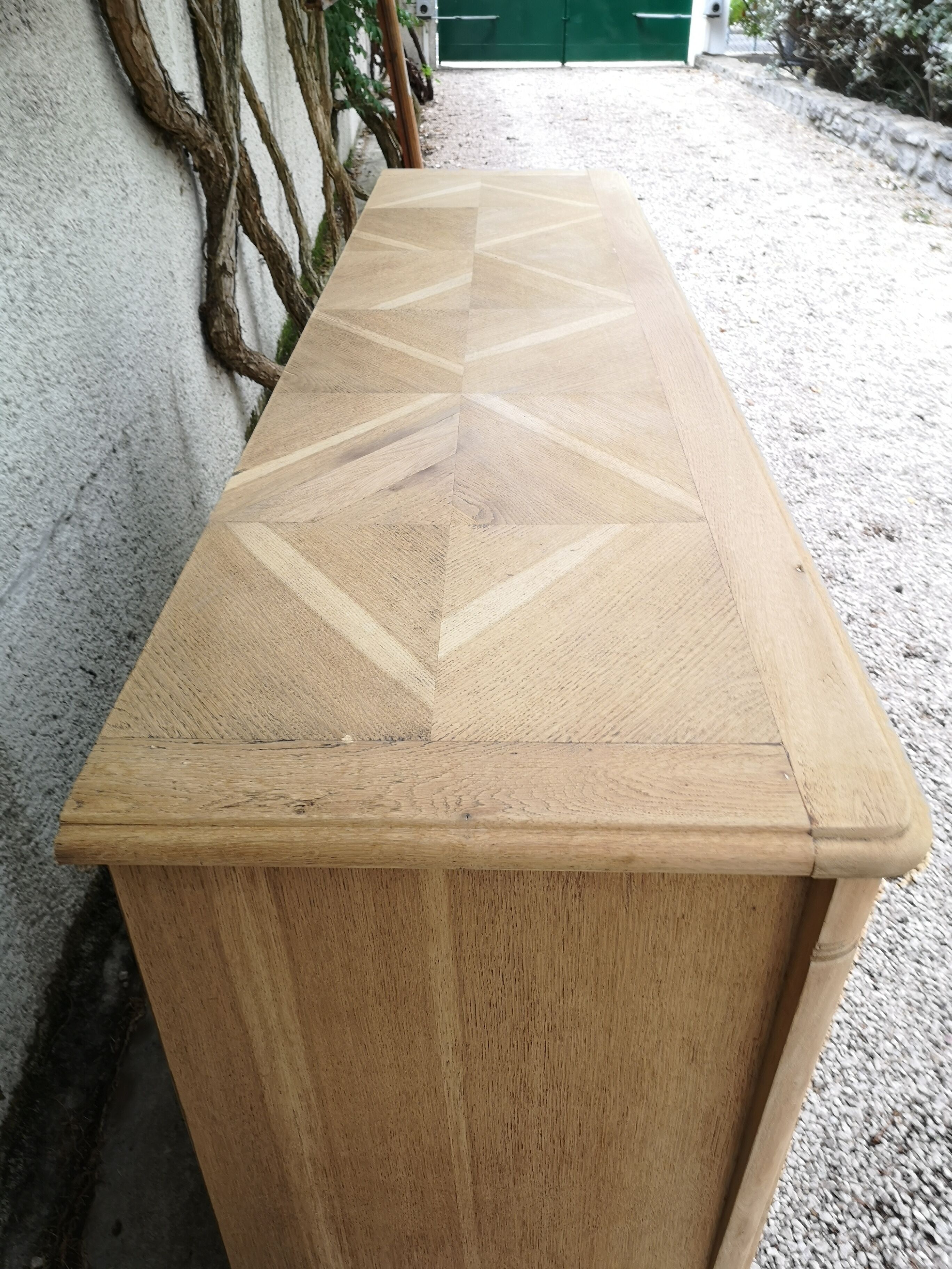 Sideboars-d 2 whitewashed oak doors and 1 beige ceramic door