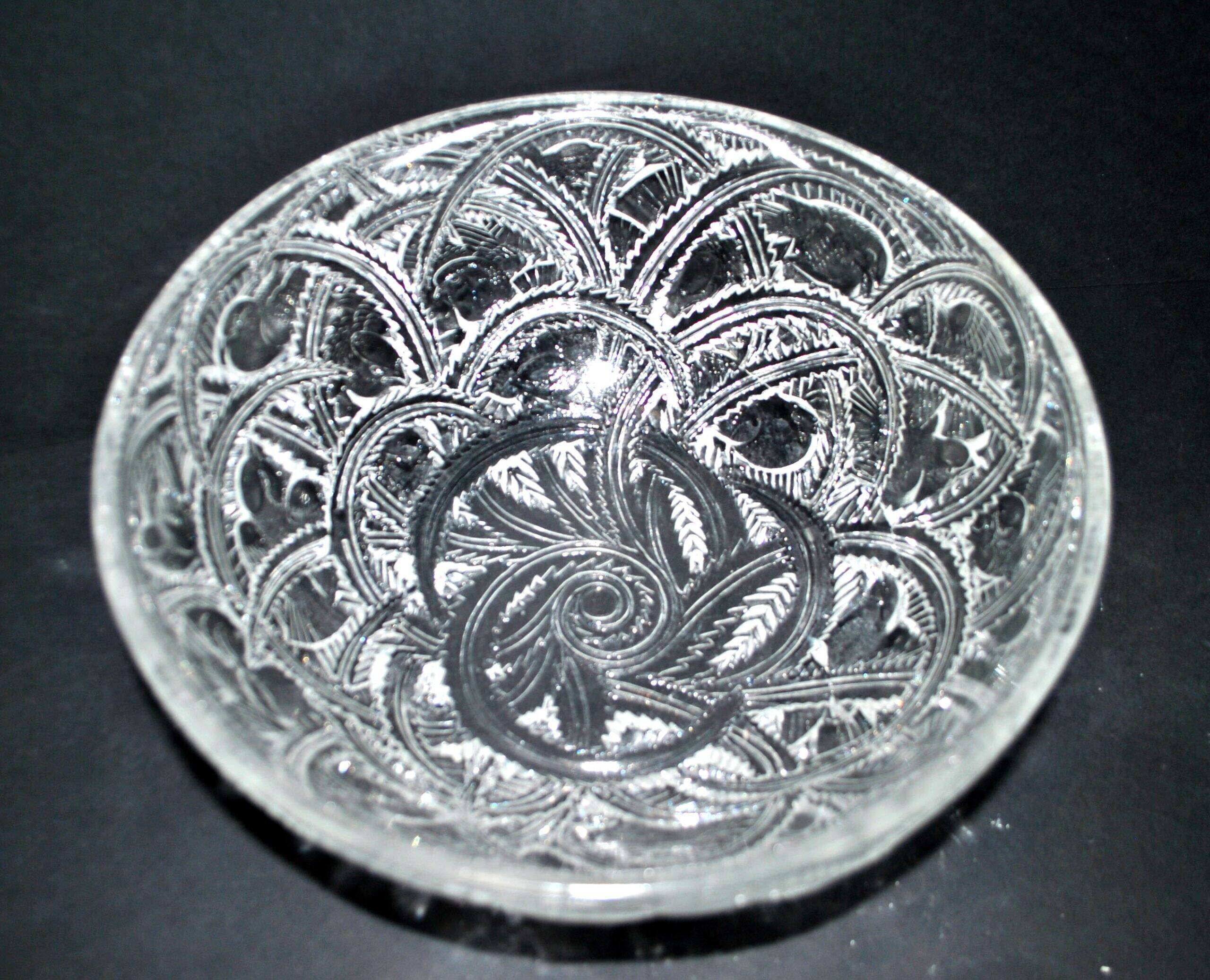 René Lalique art deco bowl with a frieze of birds, Pinsons model, 1933 – crack