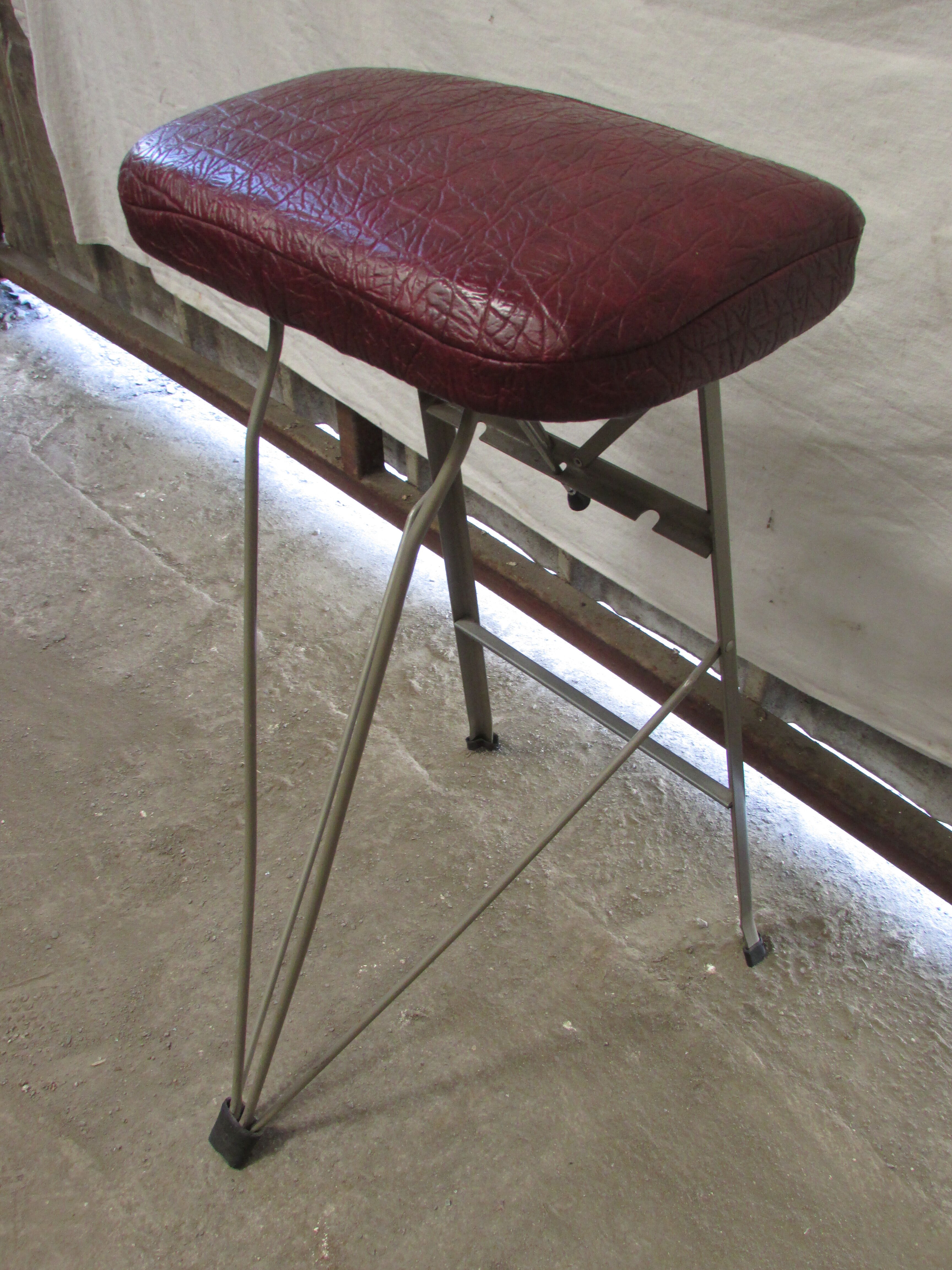 Tabouret industriel vintage " Libellule "