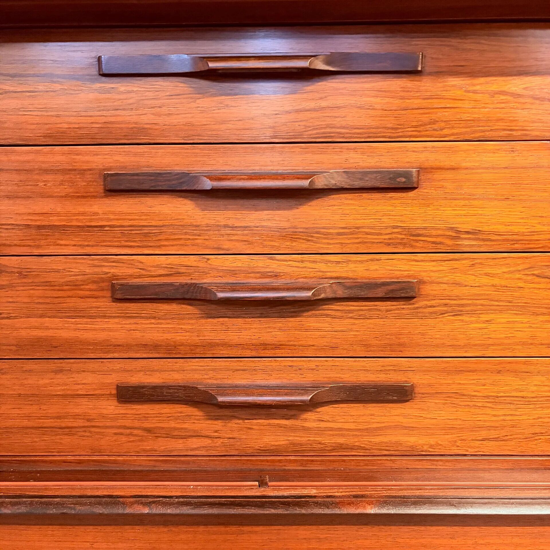 Enfilade en palissandre par Arnø, danois, années 1960.