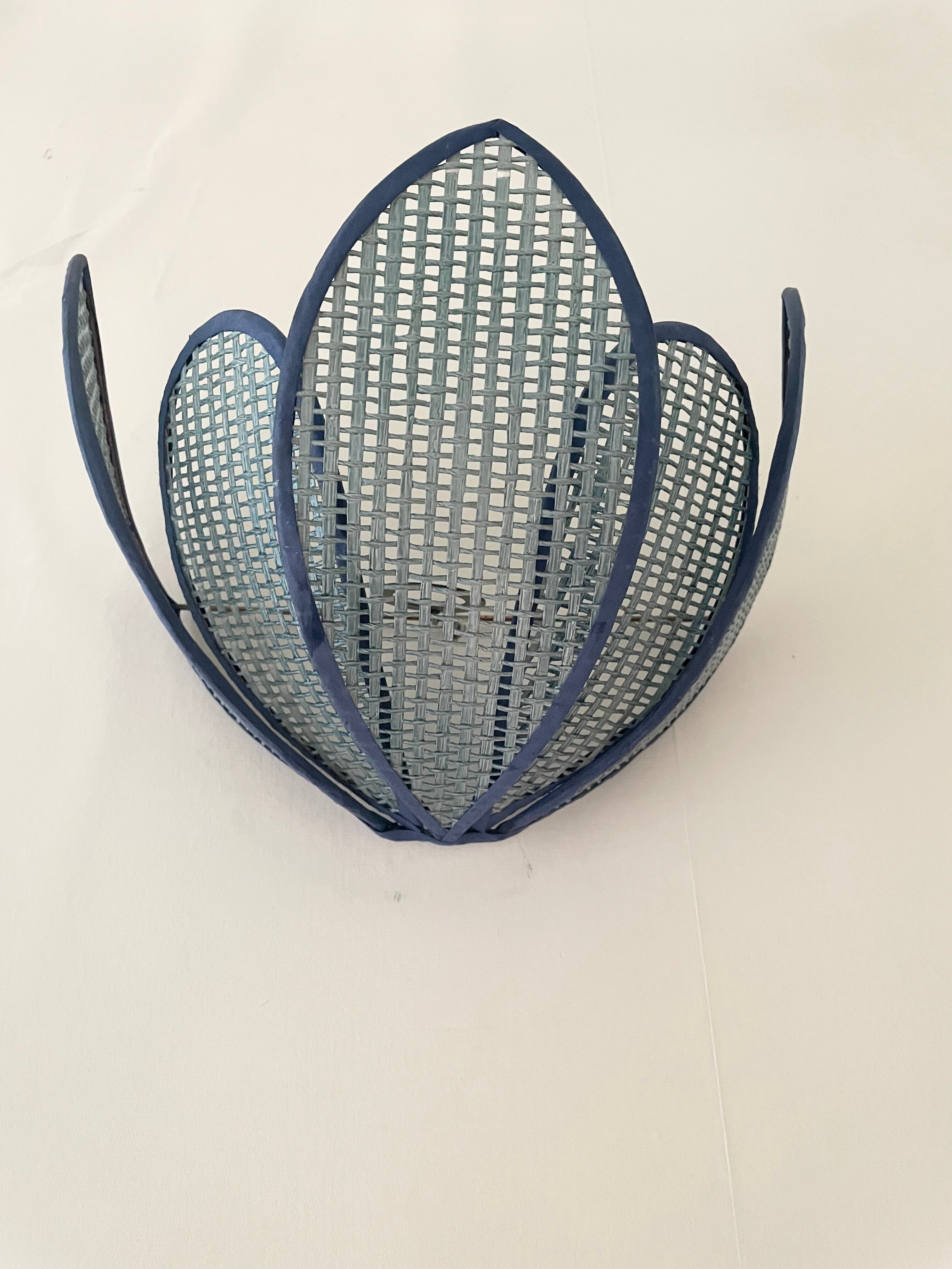 Lotus flower canning wall lamp