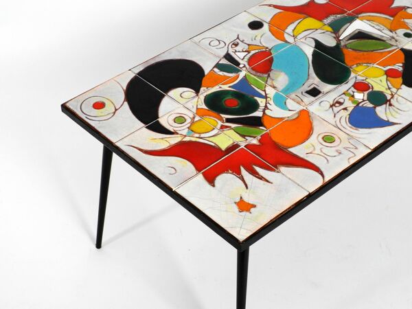 Table en fer moderne italienne des années 50 avec plateau carrelé et motif abstrait