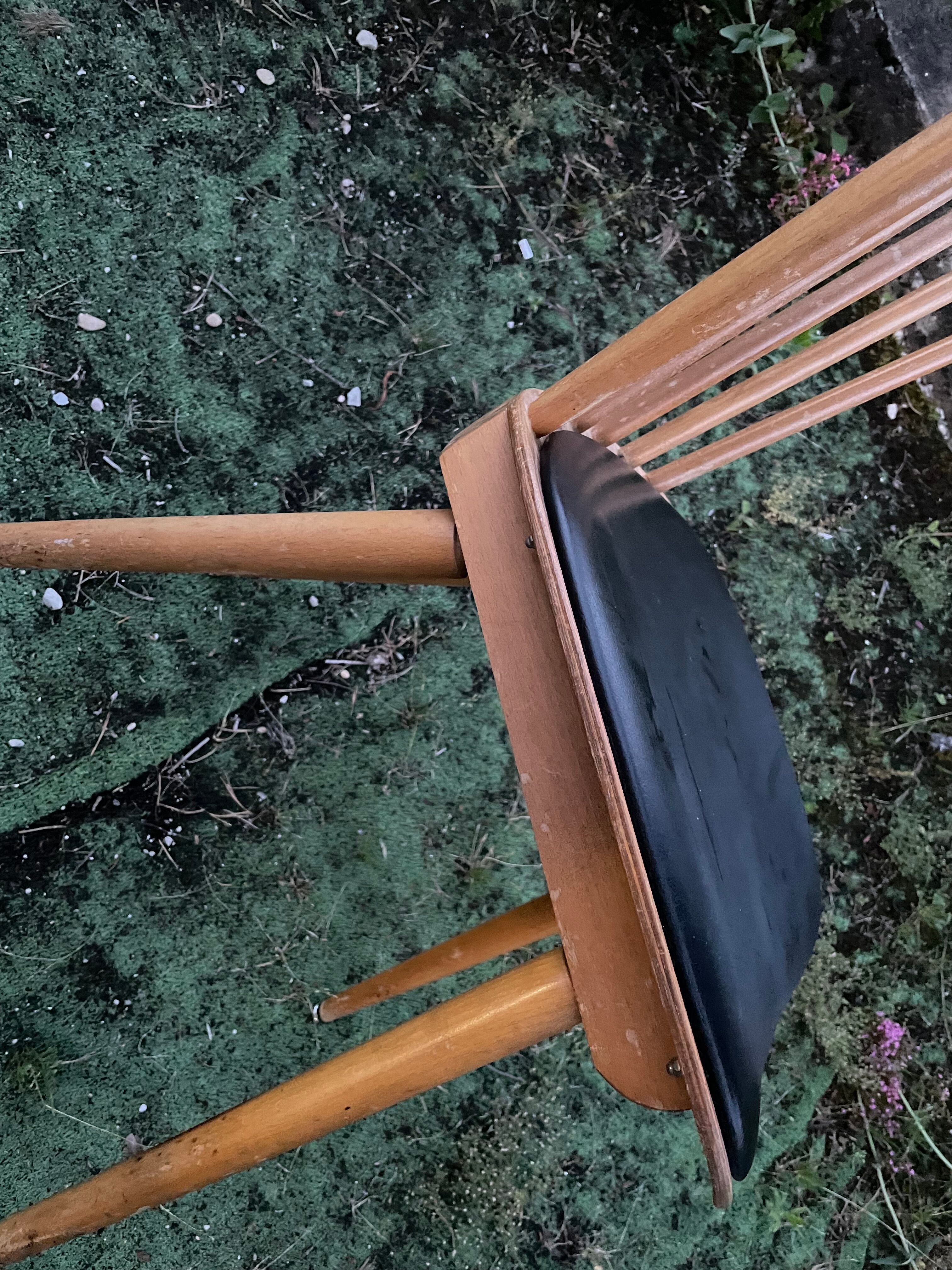 Chaise Baumann modèle menuet assise simili cuir noir
