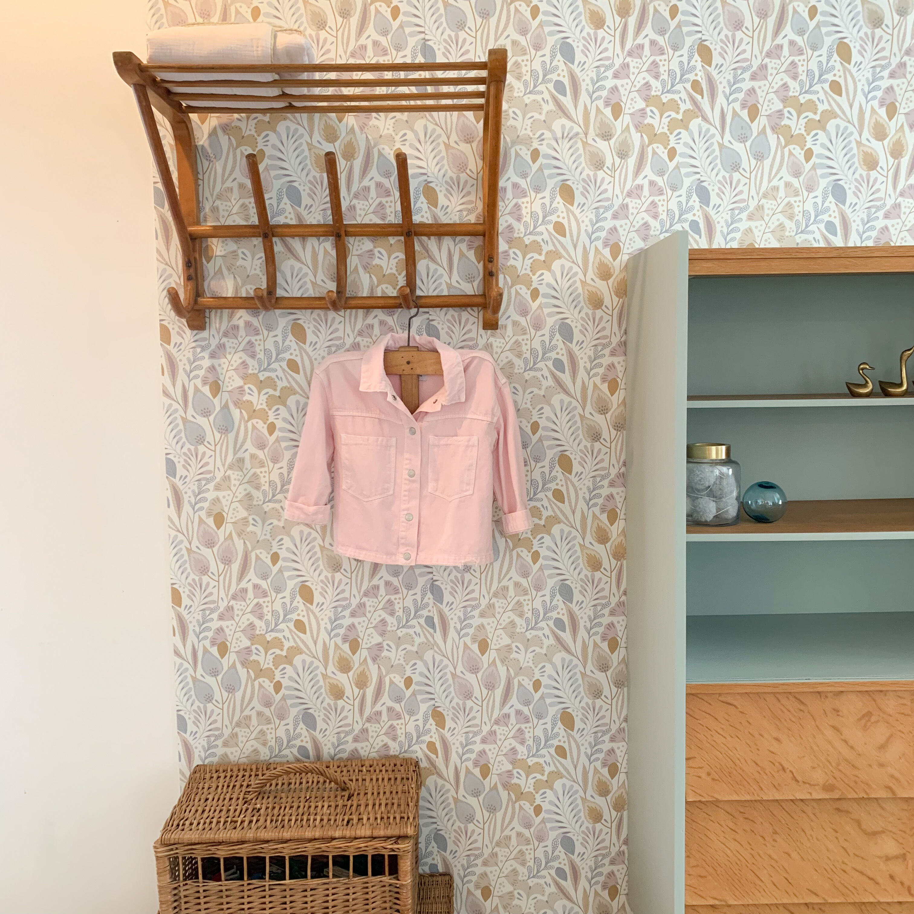 Coat stand