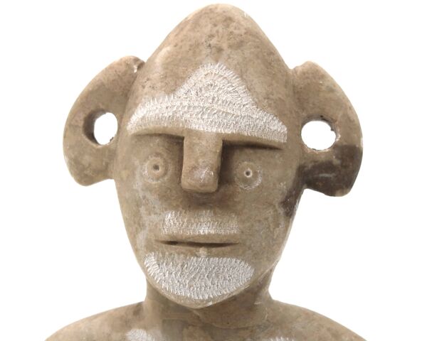 Sculpture Marocaine en pierre beige sculptée et gravée, années 70