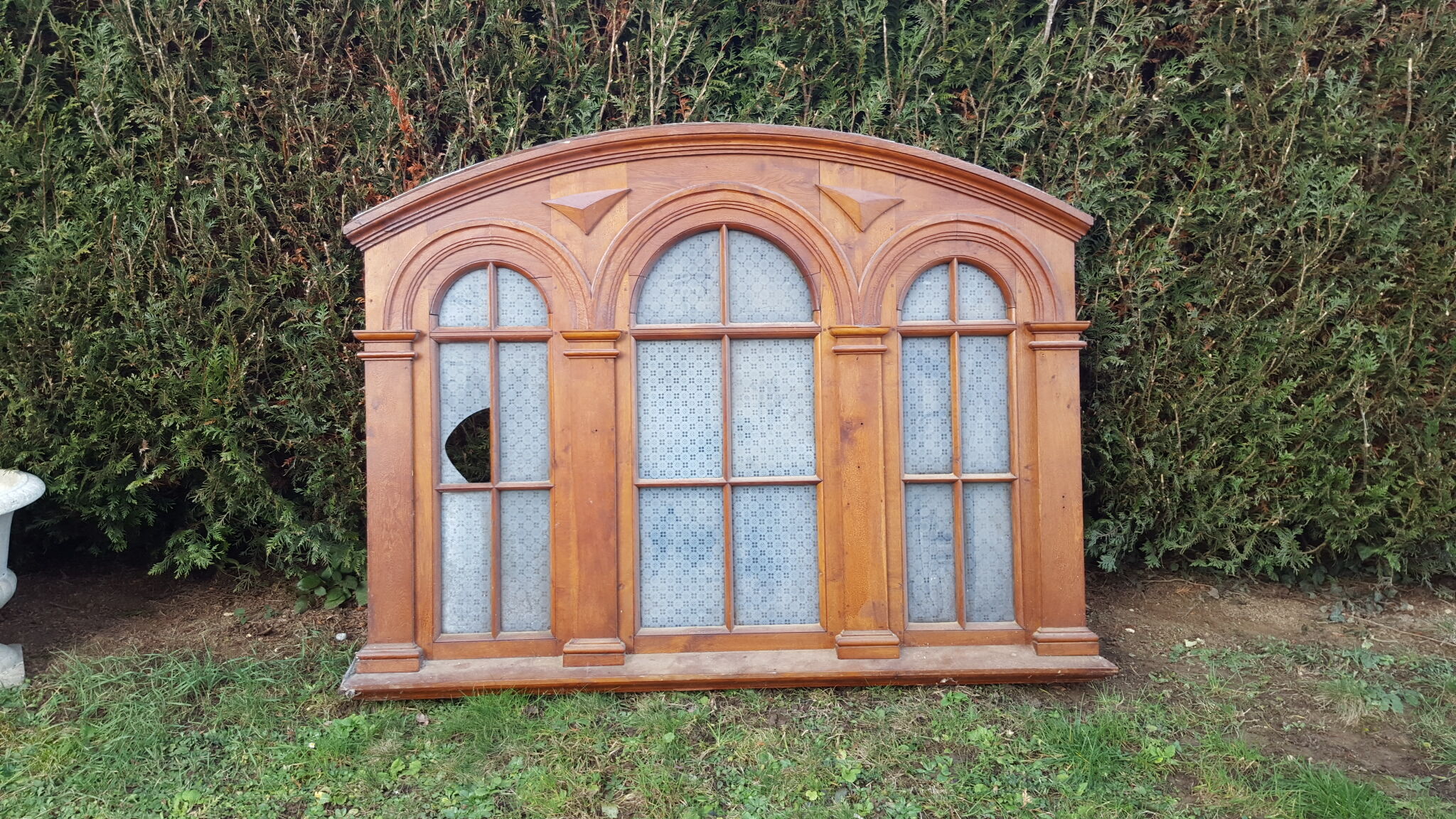 Séparation ancienne bois et vitre, fenêtre verre
