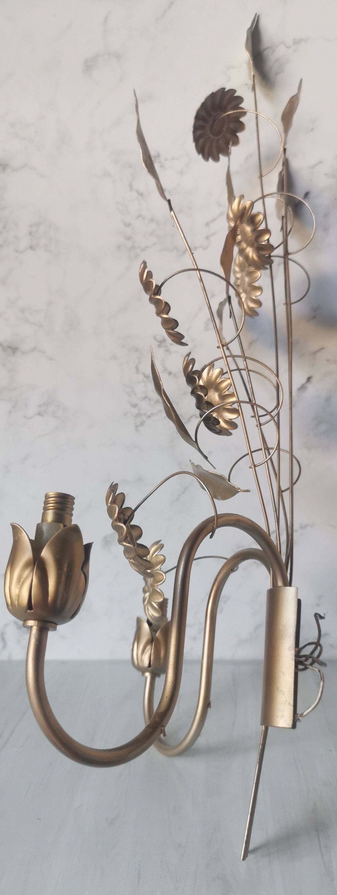 Applique murale fleurs metal doré