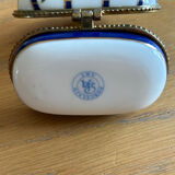 Porcelain pillbox