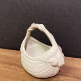 Basket tray-pouch bouquetière in porcelain biscuit